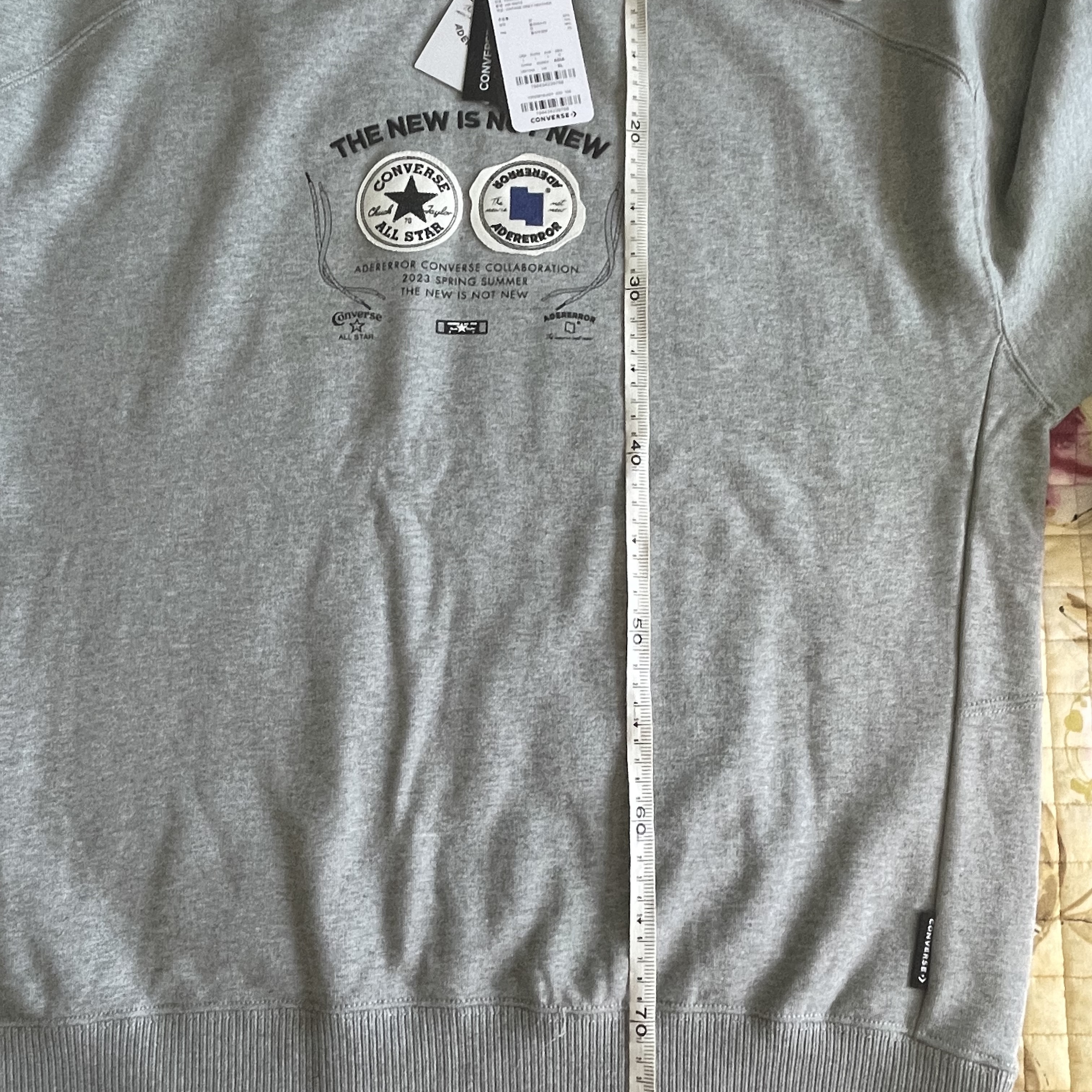 Converse x Ader Error Shapes Crewneck Sweatshirt Vintage Grey Heather 착용 스타일 - 1