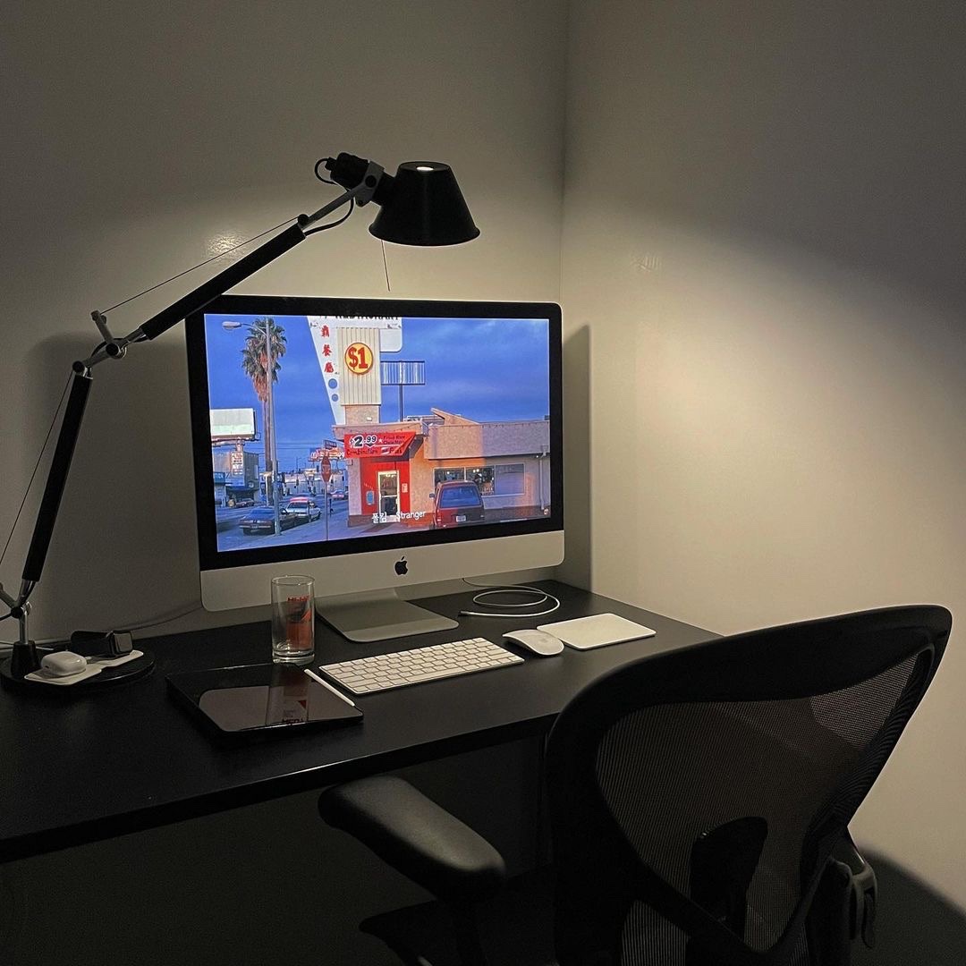 [헤드레스트 증정][20% 쿠폰] Herman Miller New Aeron Chair Full Option Graphite 착용 스타일