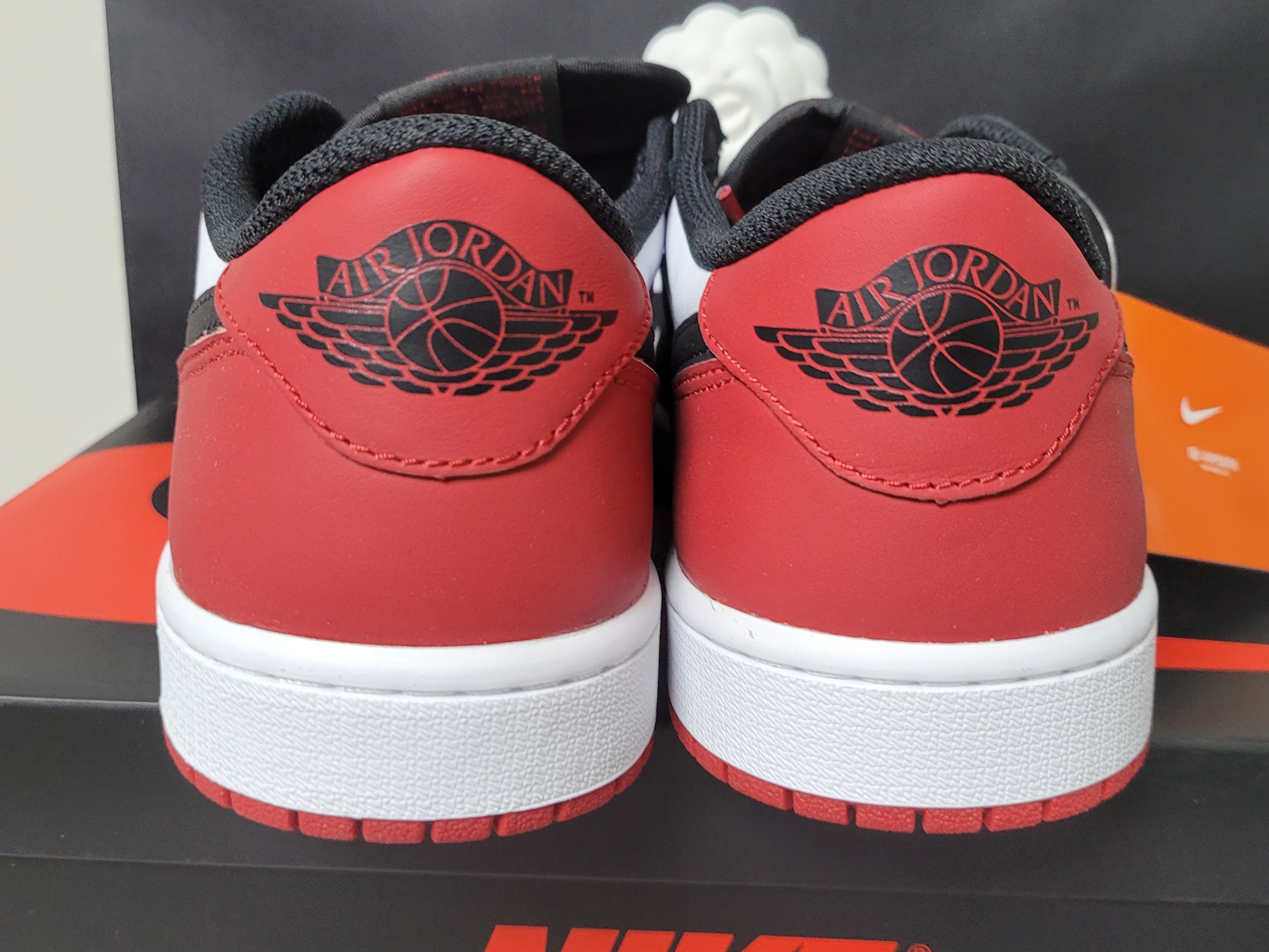 Jordan 1 Retro Low OG Black Toe 착용 스타일 - 3