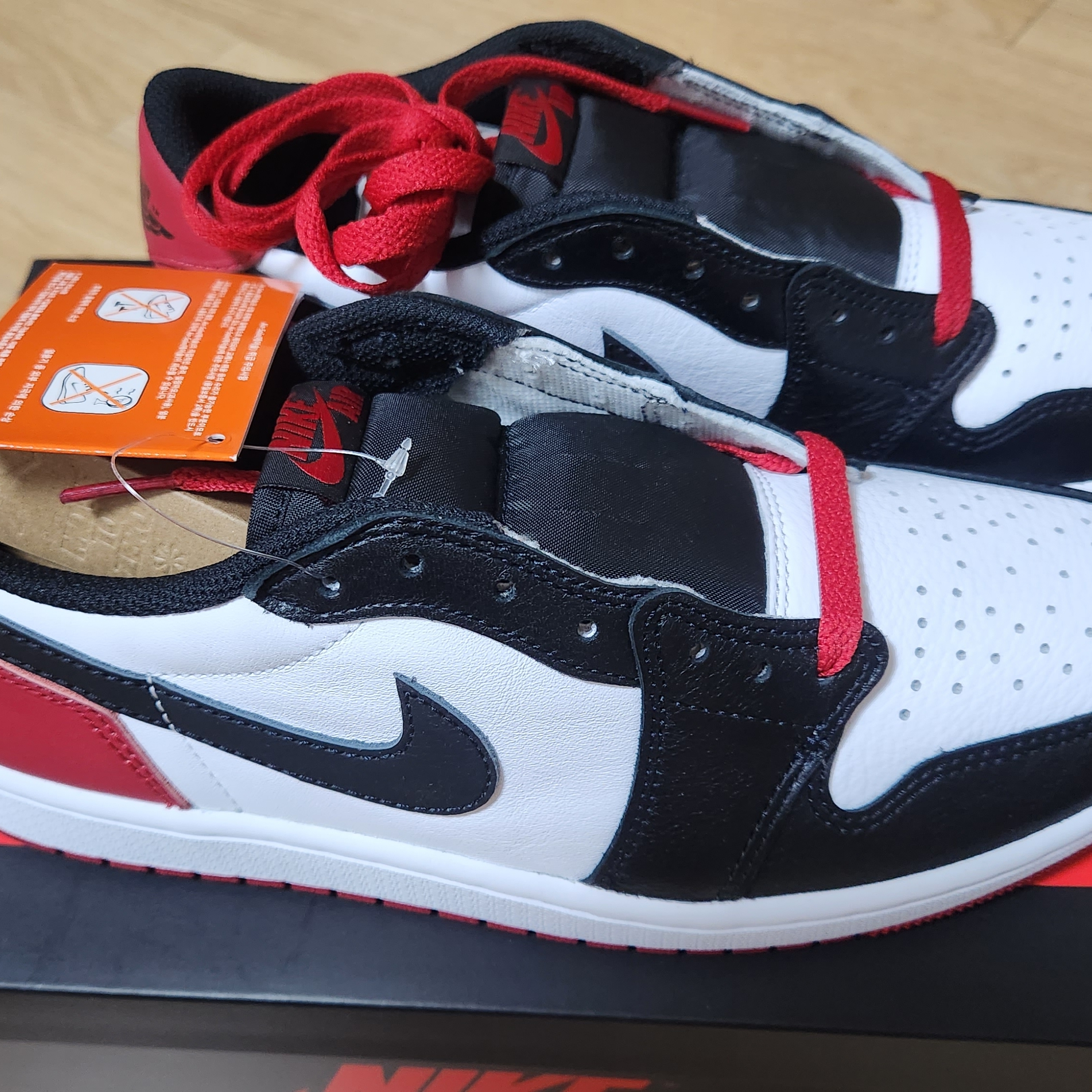 Jordan 1 Retro Low OG Black Toe 착용 스타일 - 3