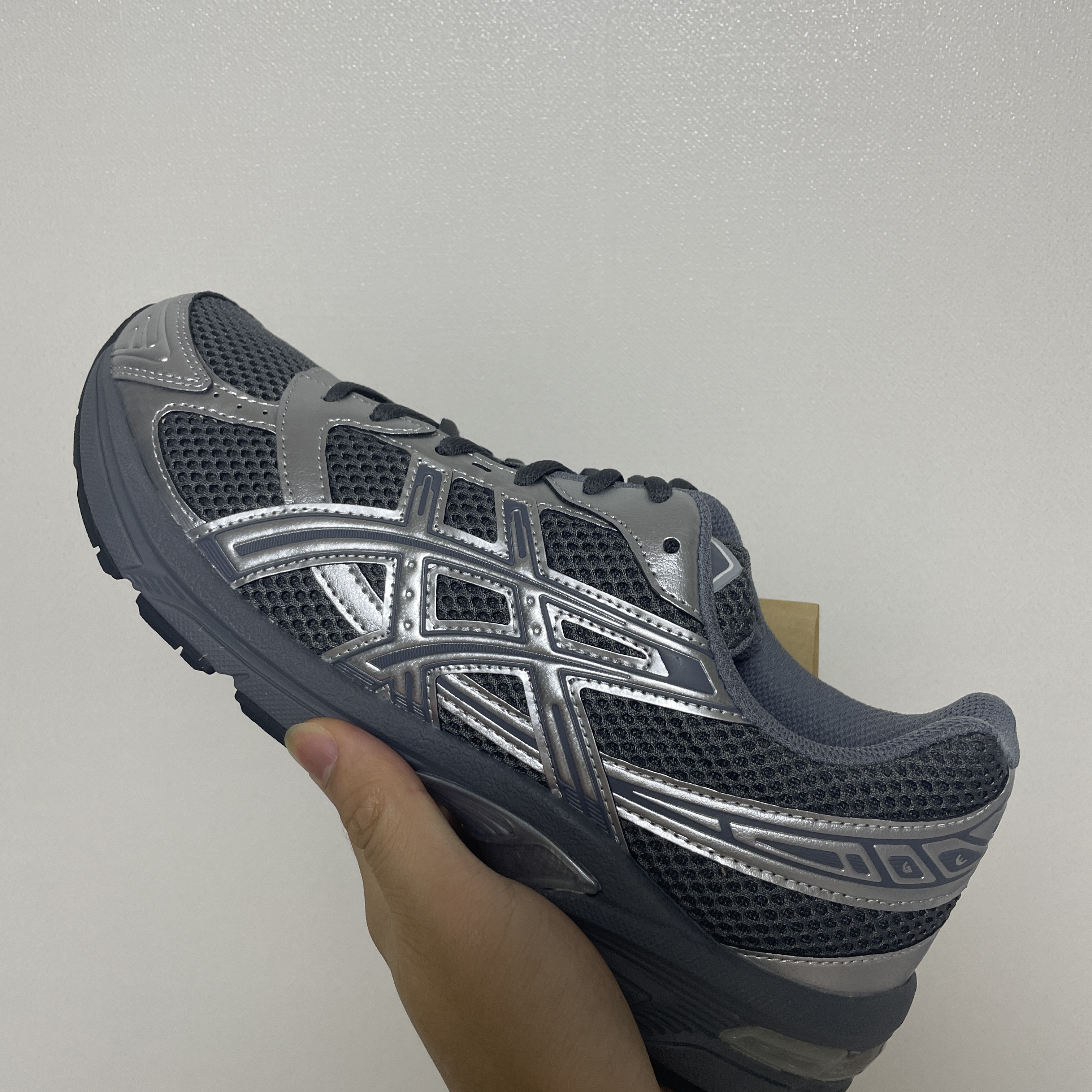 Asics Gel-1130 Steel Grey Pure Silver 착용 스타일
