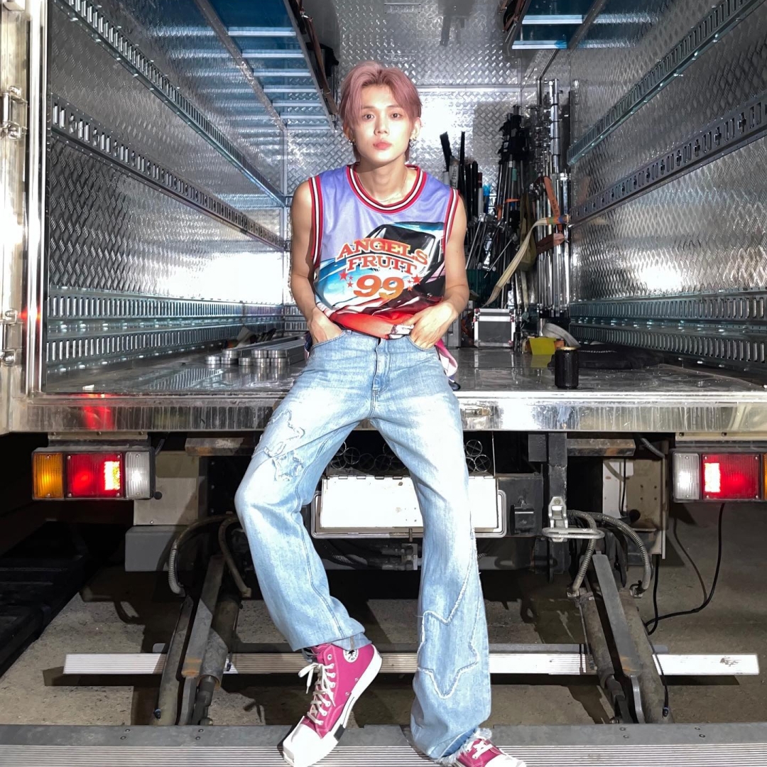 Converse x Drkshdw Turbodrk Chuck 70 Hi Laceless Cactus Flower 착용 스타일 - 3