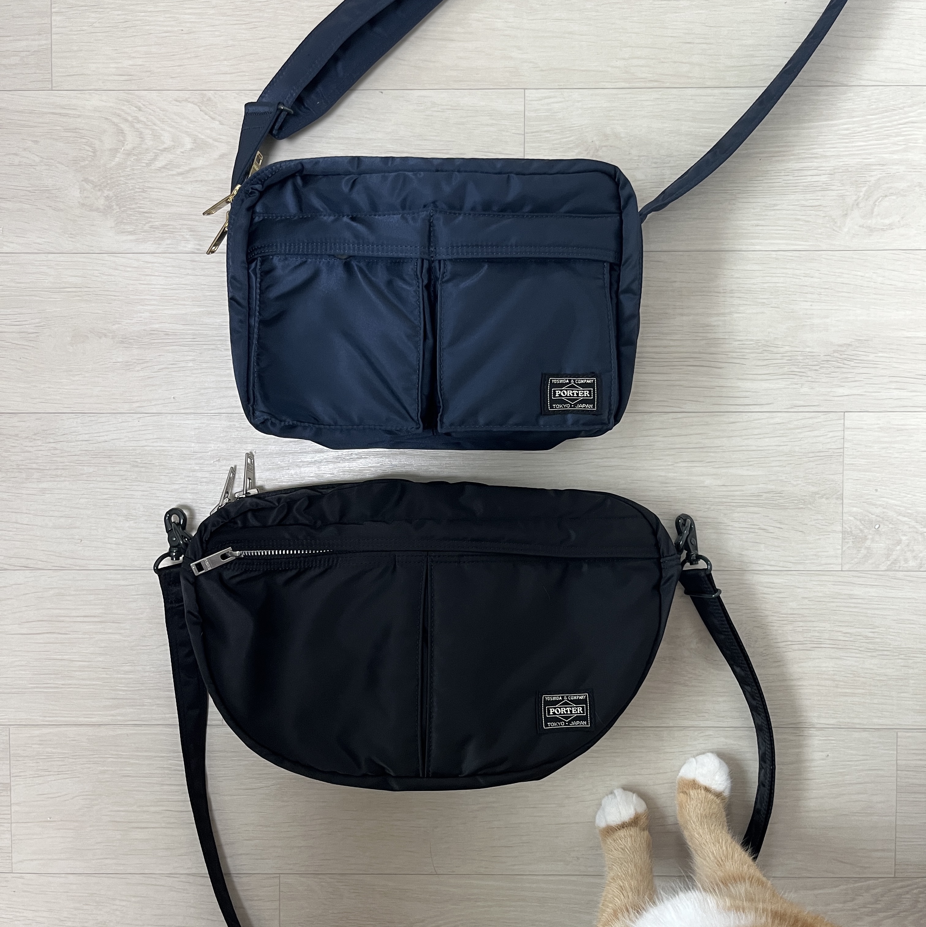 Porter Tanker Shoulder Bag Black, Porter Tanker Shoulder Bag S Iron Blue 착용 스타일 - 1