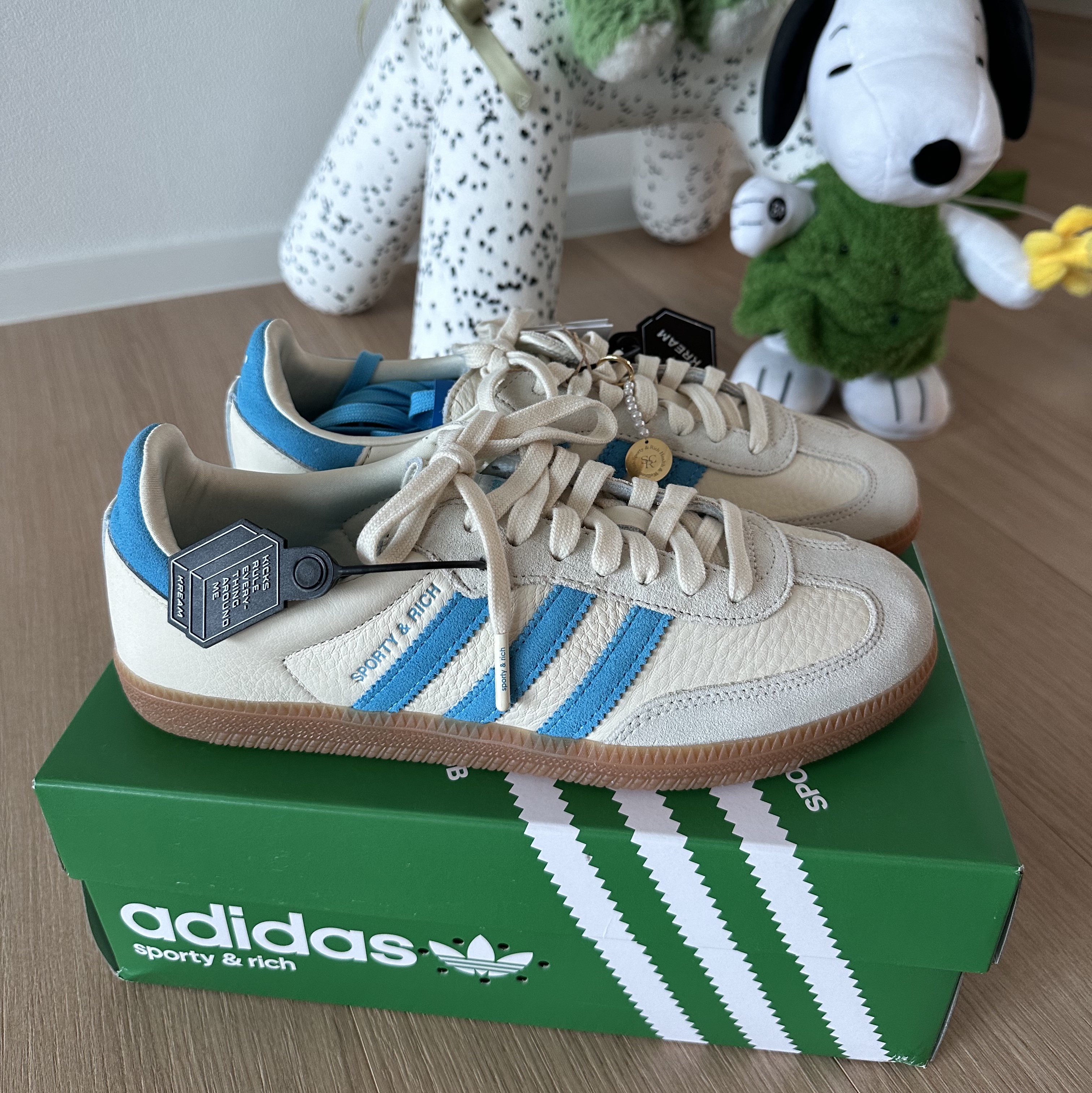 Adidas x Sporty & Rich Samba Cream Blue 착용 스타일