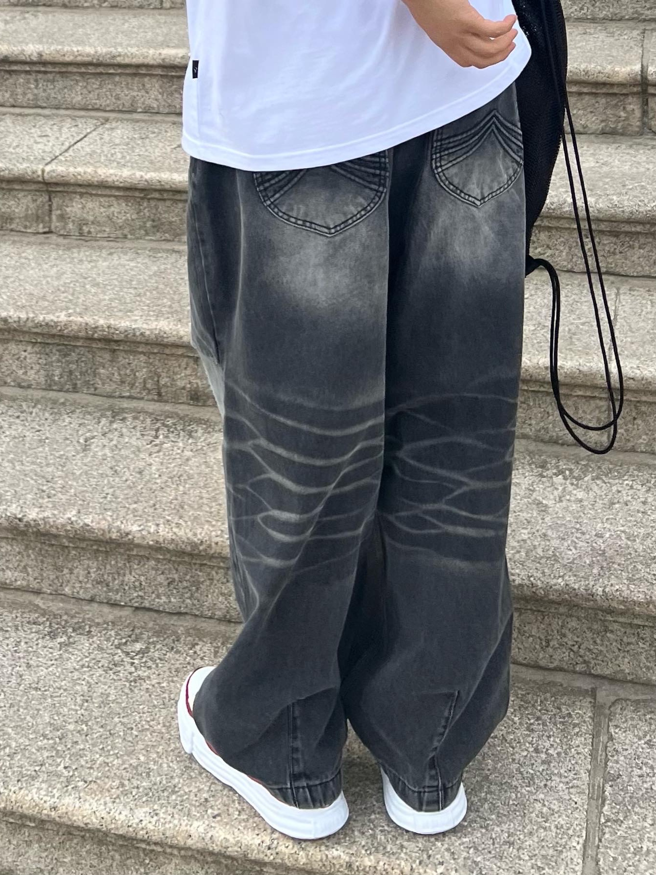 Maison Mihara Yasuhiro Peterson OG Sole Canvas Low-top Sneakers Natural, [KREAM 단독] Etce Smocking Baggy Jean Grey 착용 스타일 - 4