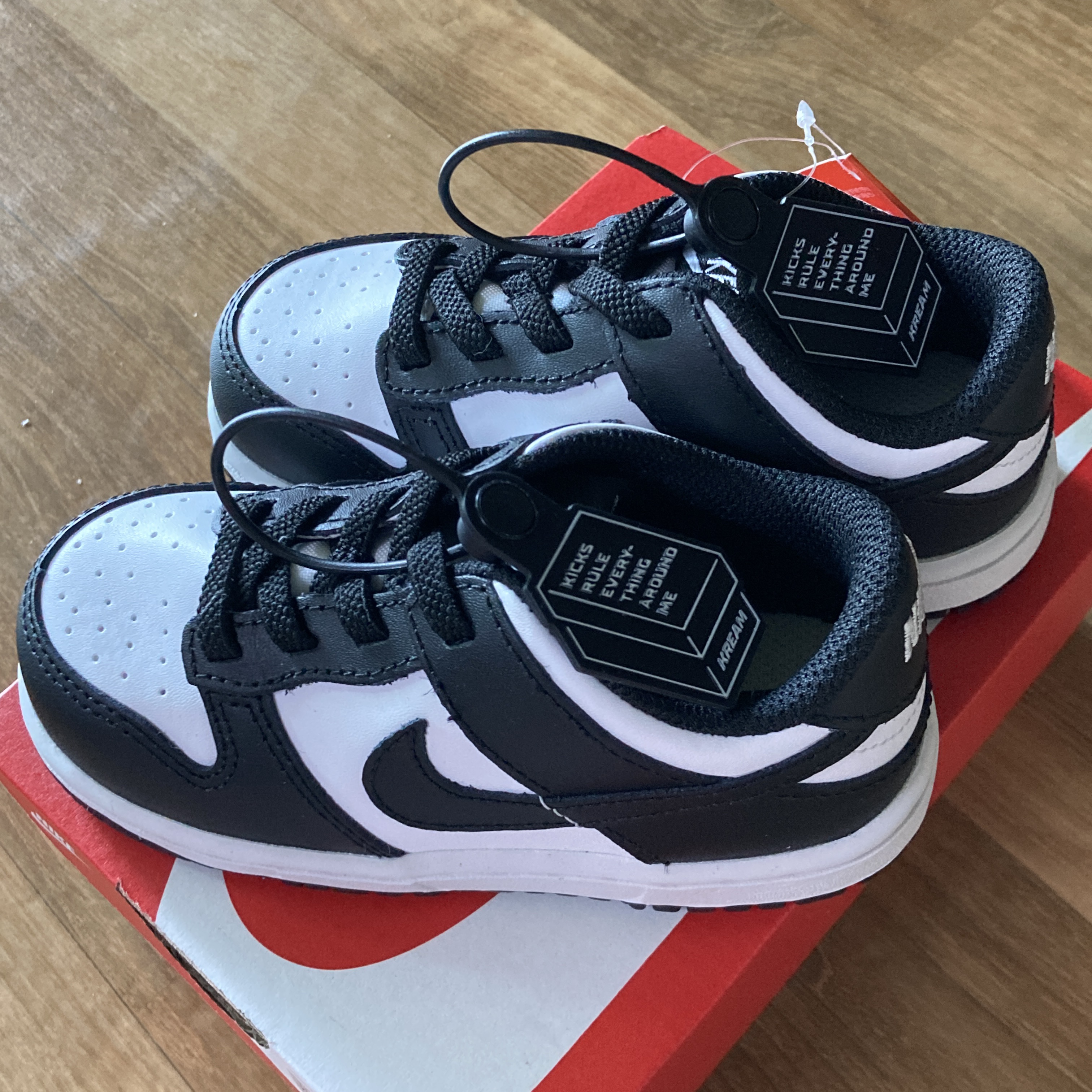 (TD) Nike Dunk Low Black 착용 스타일
