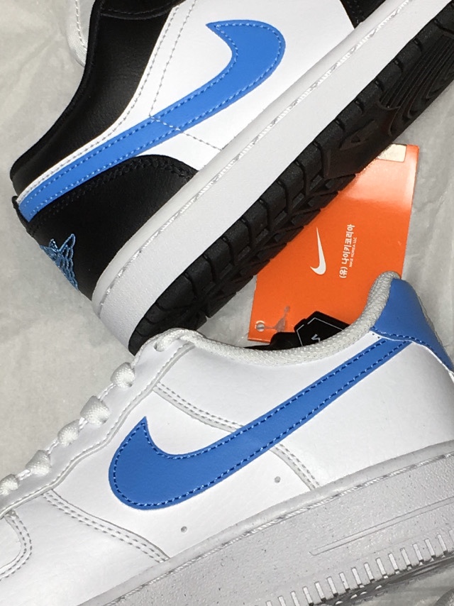 (W) Jordan 1 Low Black University Blue, (W) Nike Air Force 1 '07 Next Nature White University Blue 착용 스타일 - 2