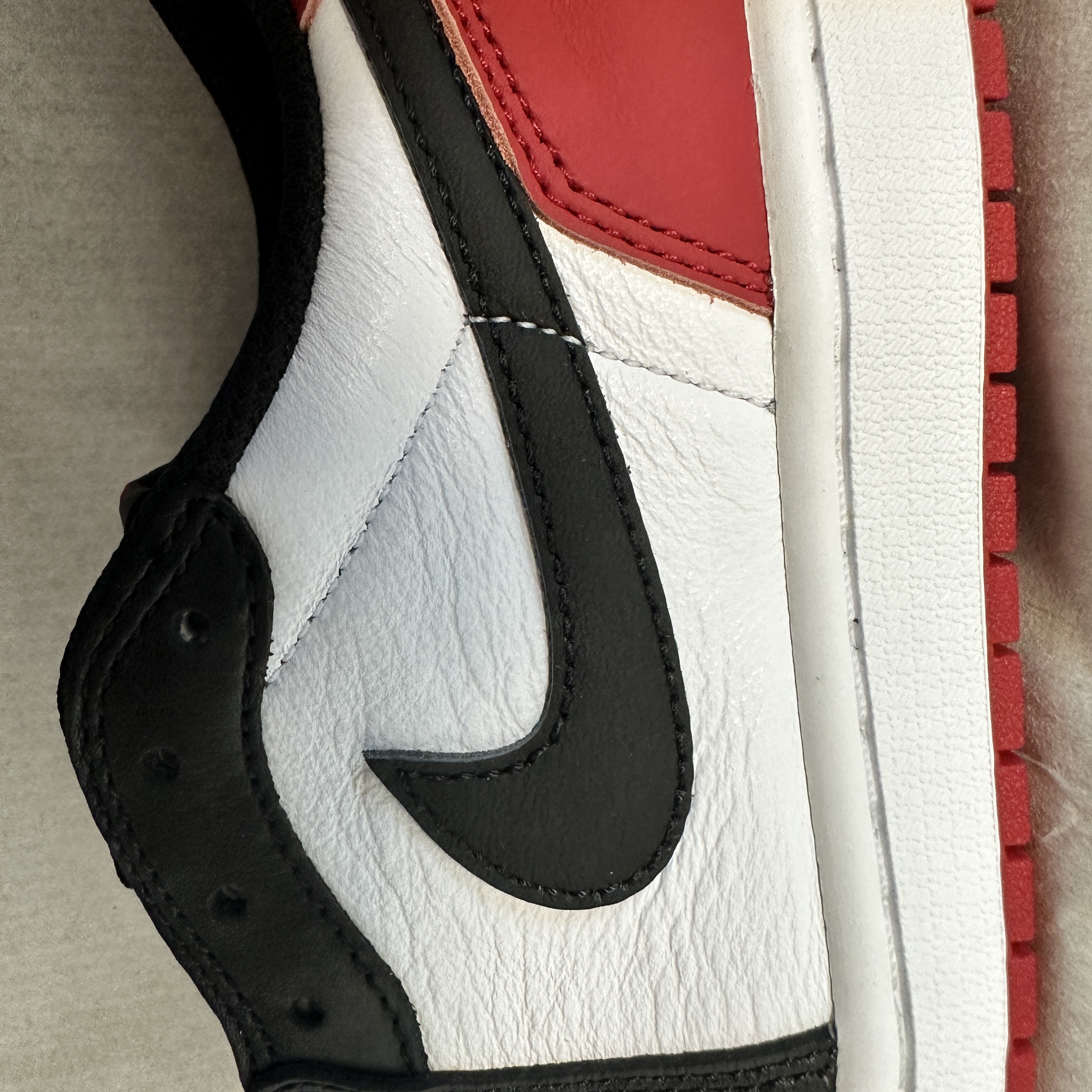 Jordan 1 Retro Low OG Black Toe 착용 스타일 - 2