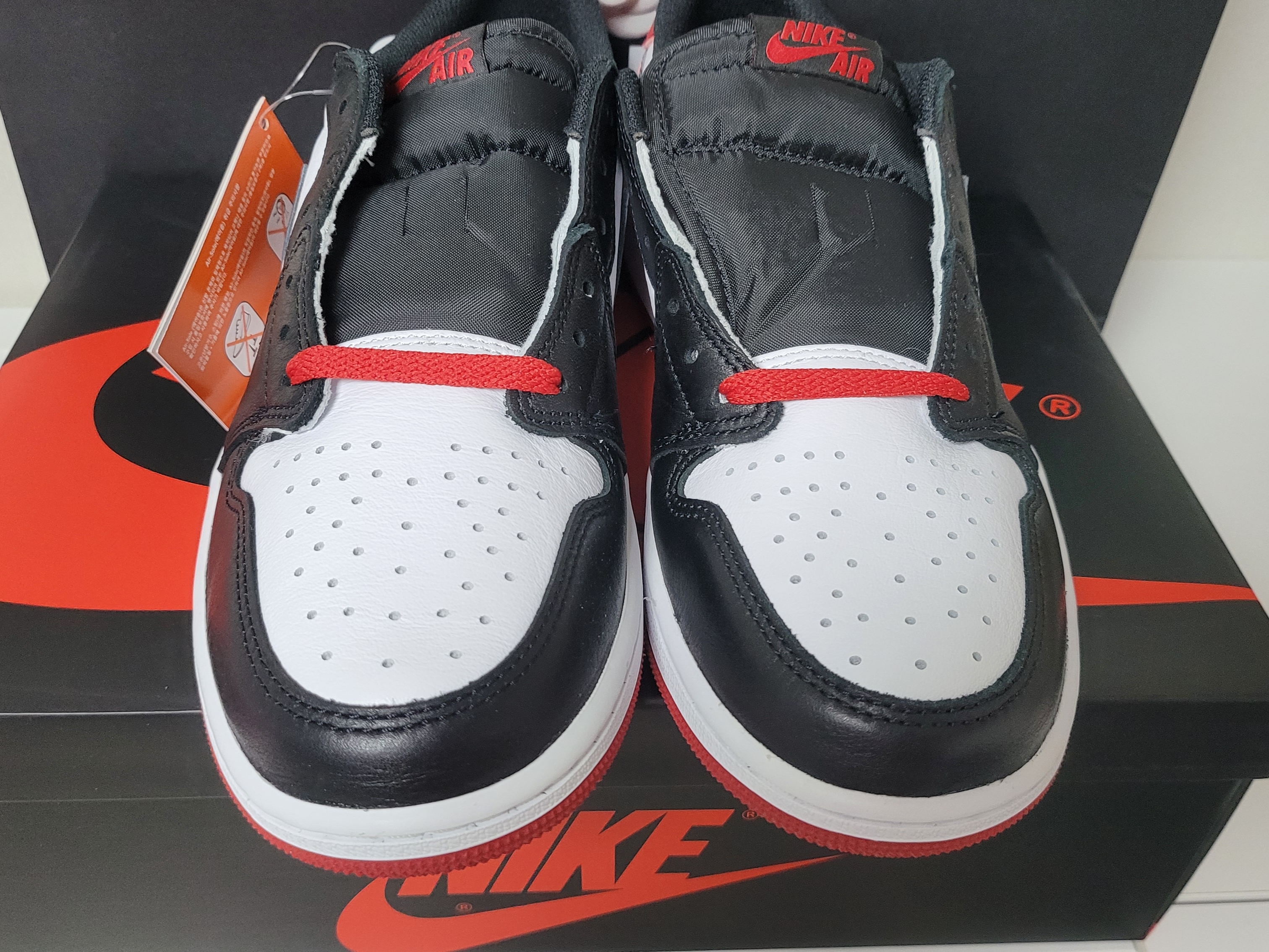 Jordan 1 Retro Low OG Black Toe 착용 스타일 - 1