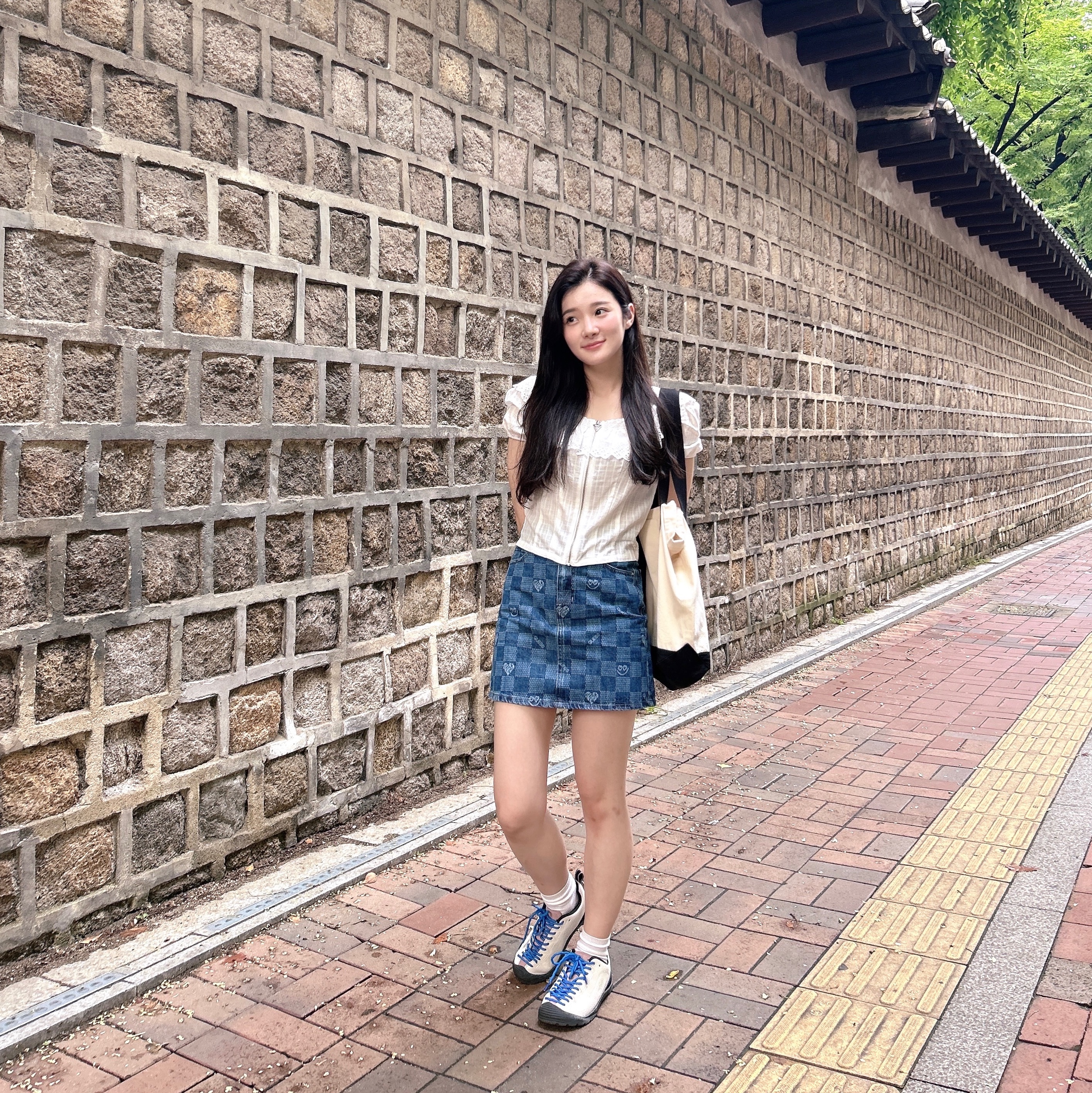 (W) Keen Jasper Suede Sneakers Birch Fawn, Maison Kitsune Palais Royal Shopping Bag Ecru 착용 스타일
