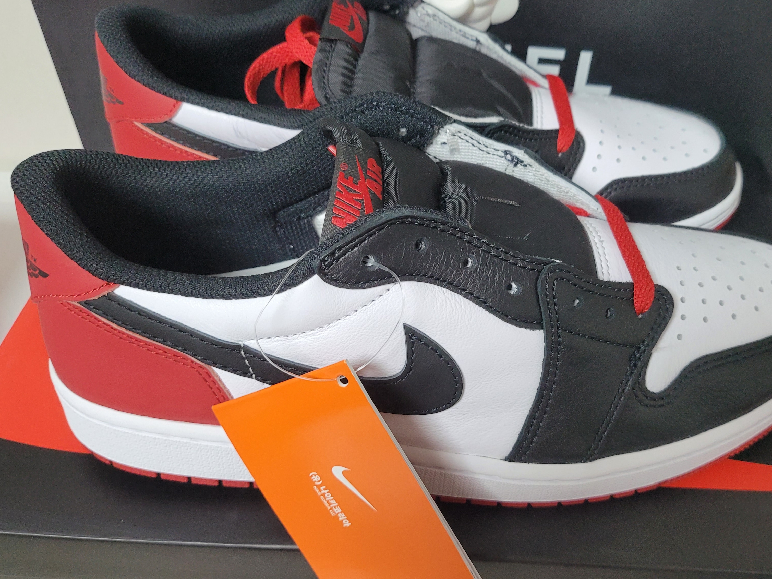 Jordan 1 Retro Low OG Black Toe 착용 스타일 - 2