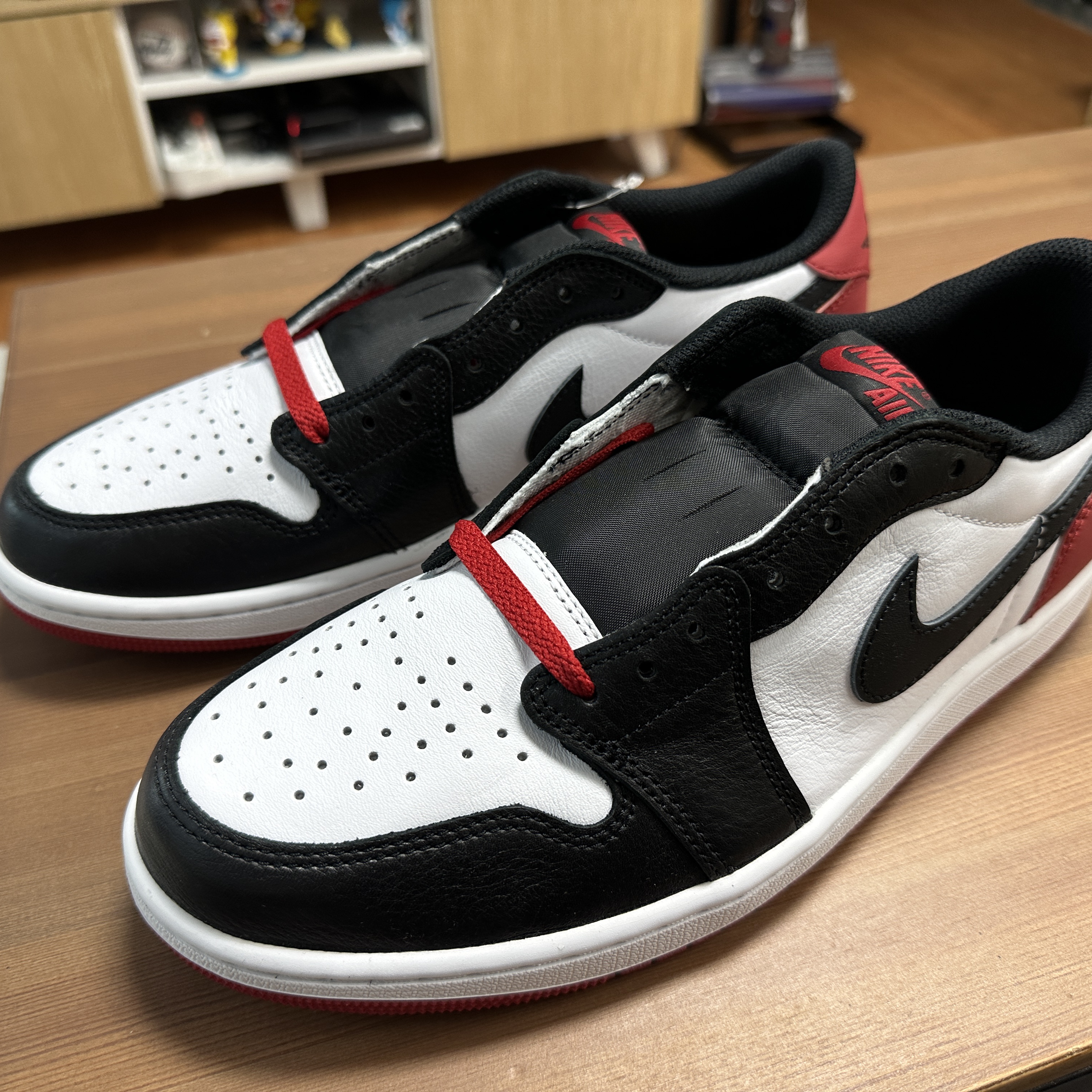 Jordan 1 Retro Low OG Black Toe 착용 스타일 - 1