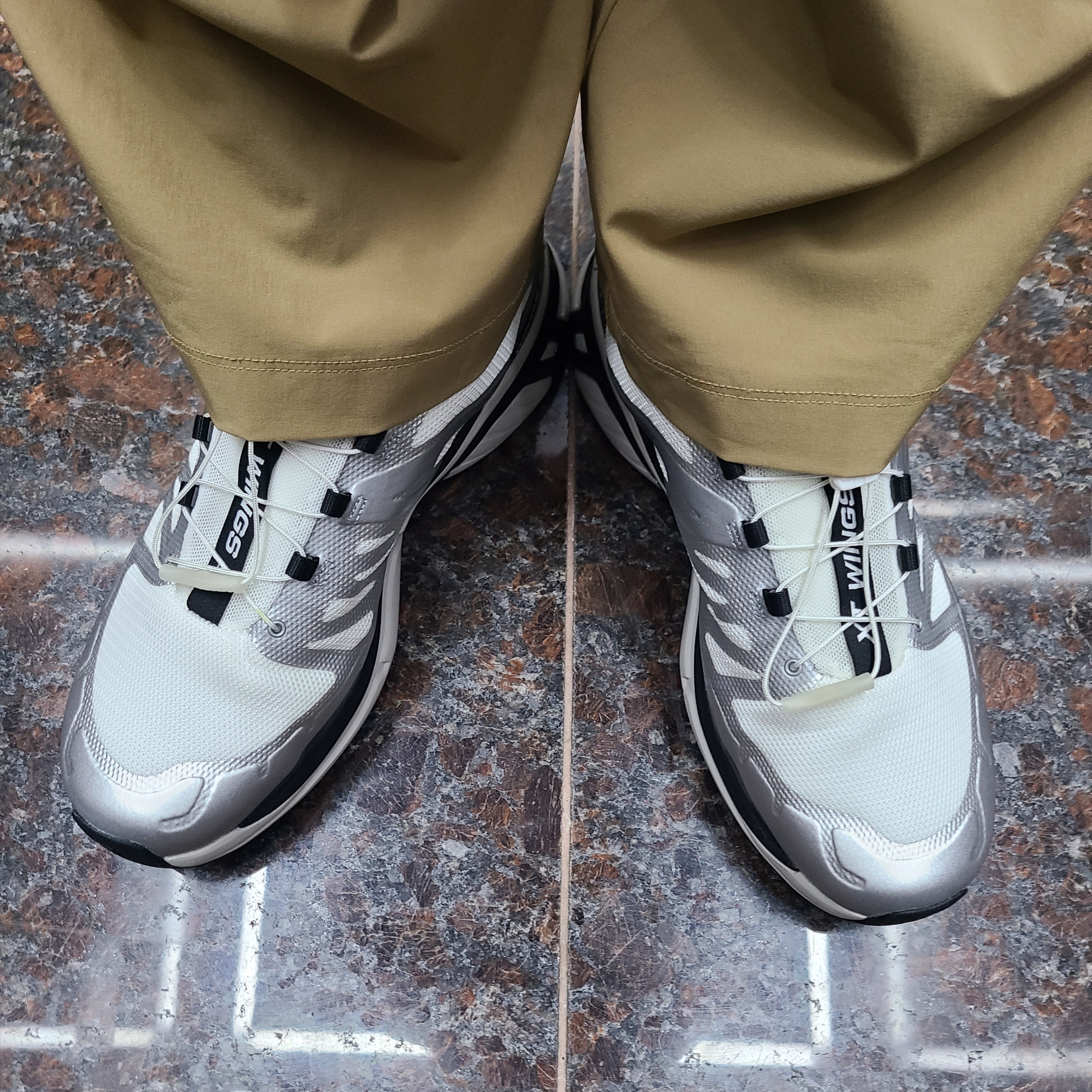Salomon XT-Wings 2 White Silver Metallic 착용 스타일 - 3