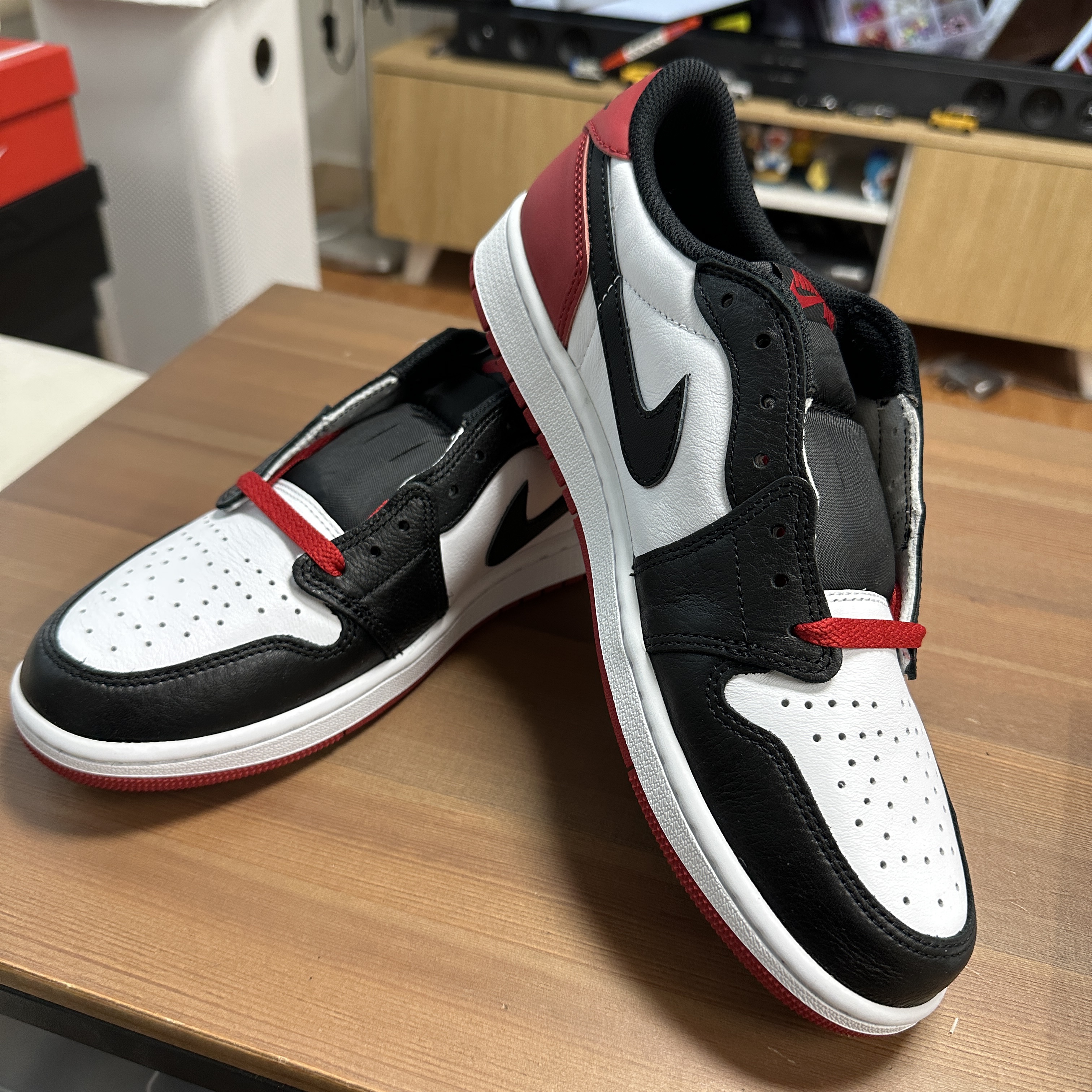 Jordan 1 Retro Low OG Black Toe 착용 스타일 - 2
