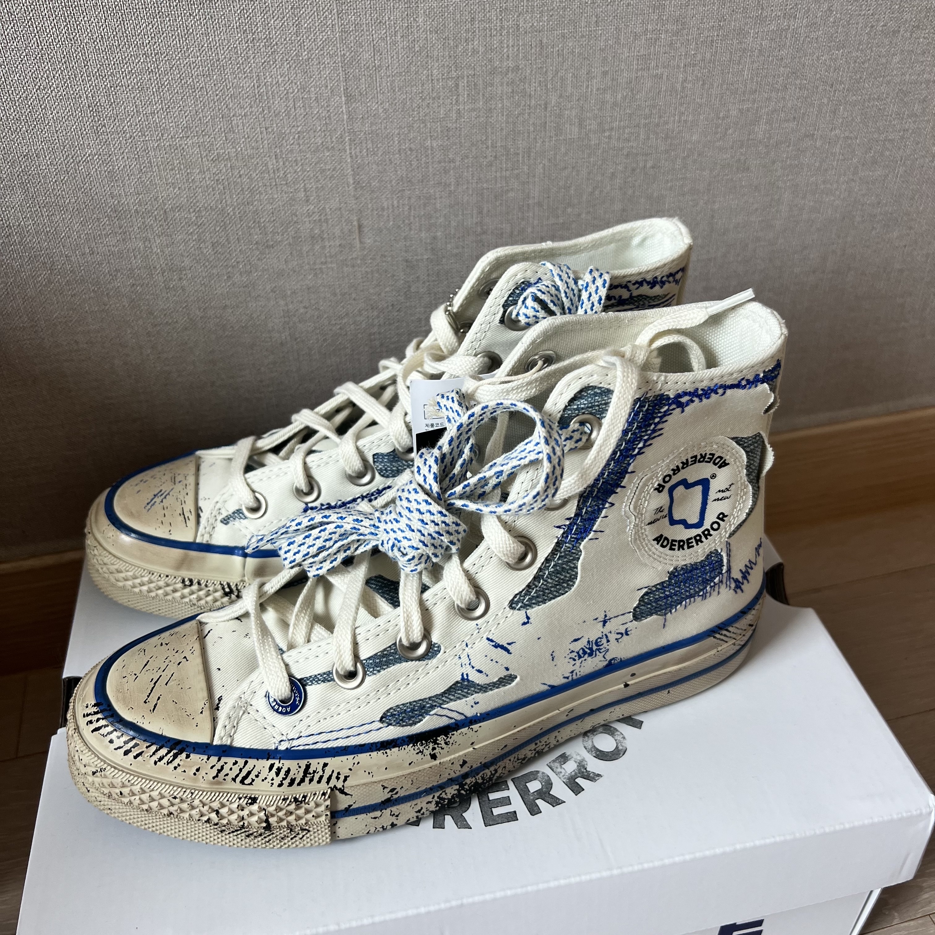 Converse x Ader Error Chuck 70 High White 착용 스타일 - 2