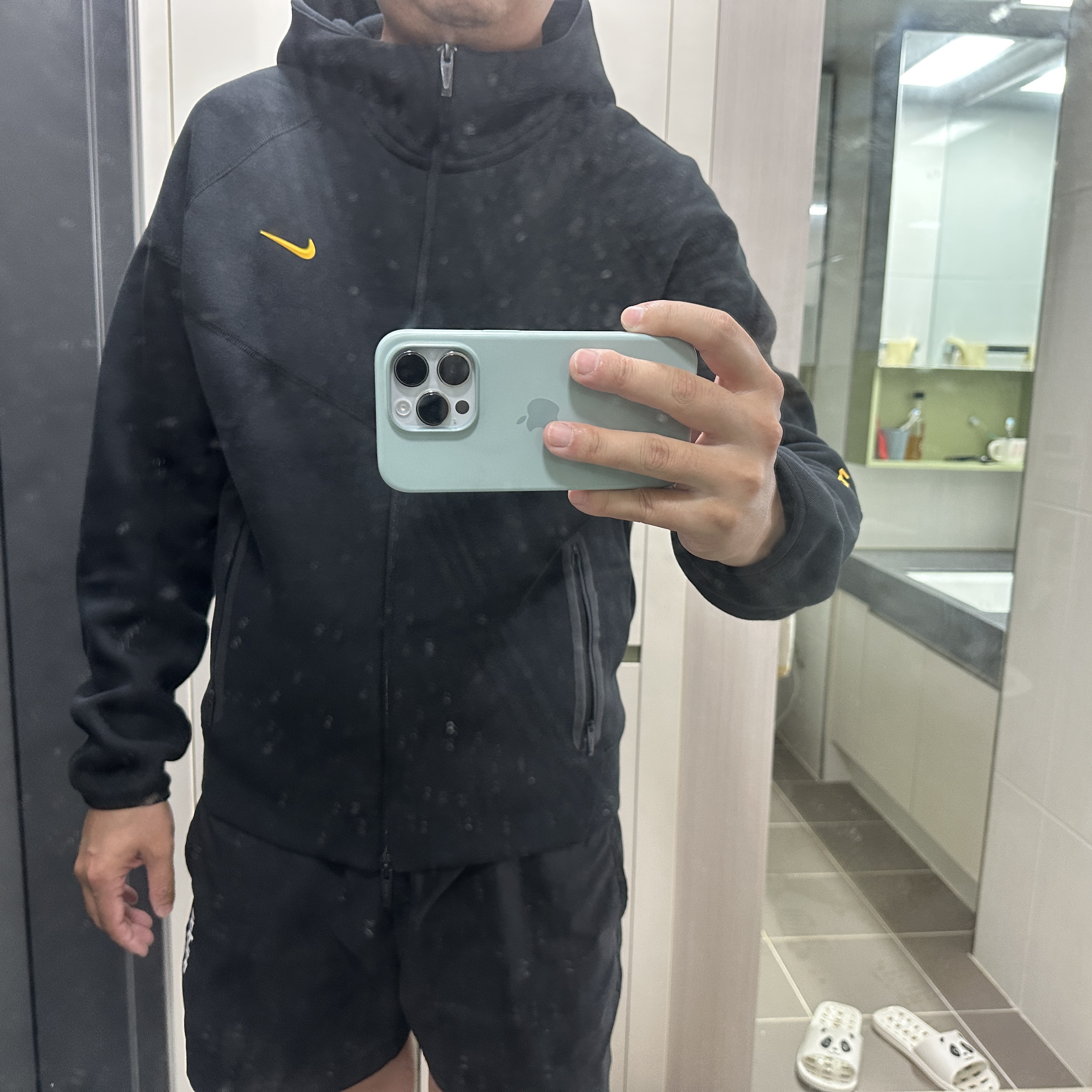 Nike x Drake Nocta Tech Fleece Hoodie Black (FD8453-010) 착용 스타일 - 4