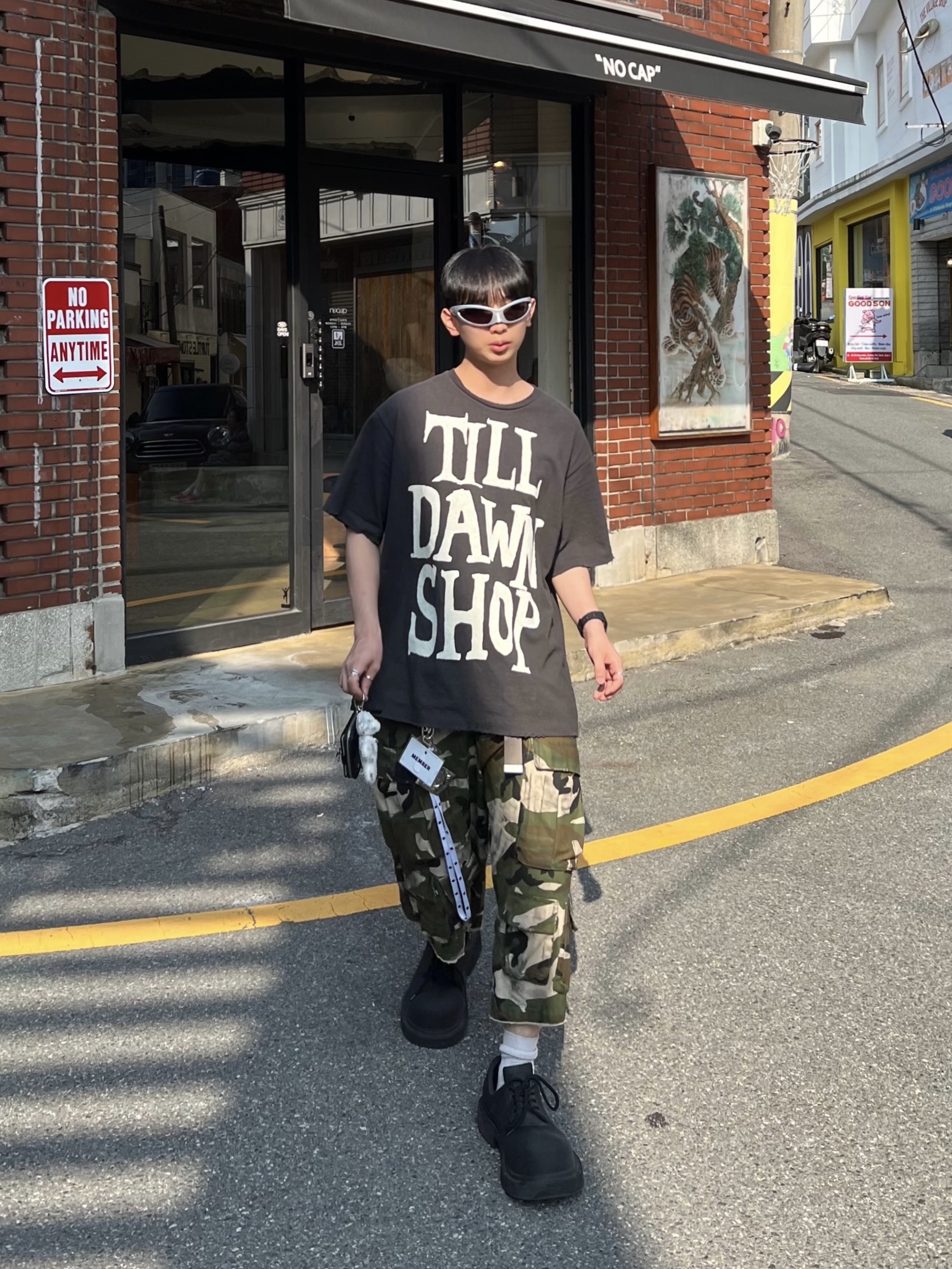 Balenciaga Steroid Derby Black, Nos Couleurs Distressed Cargo Shorts Camo 착용 스타일 - 1