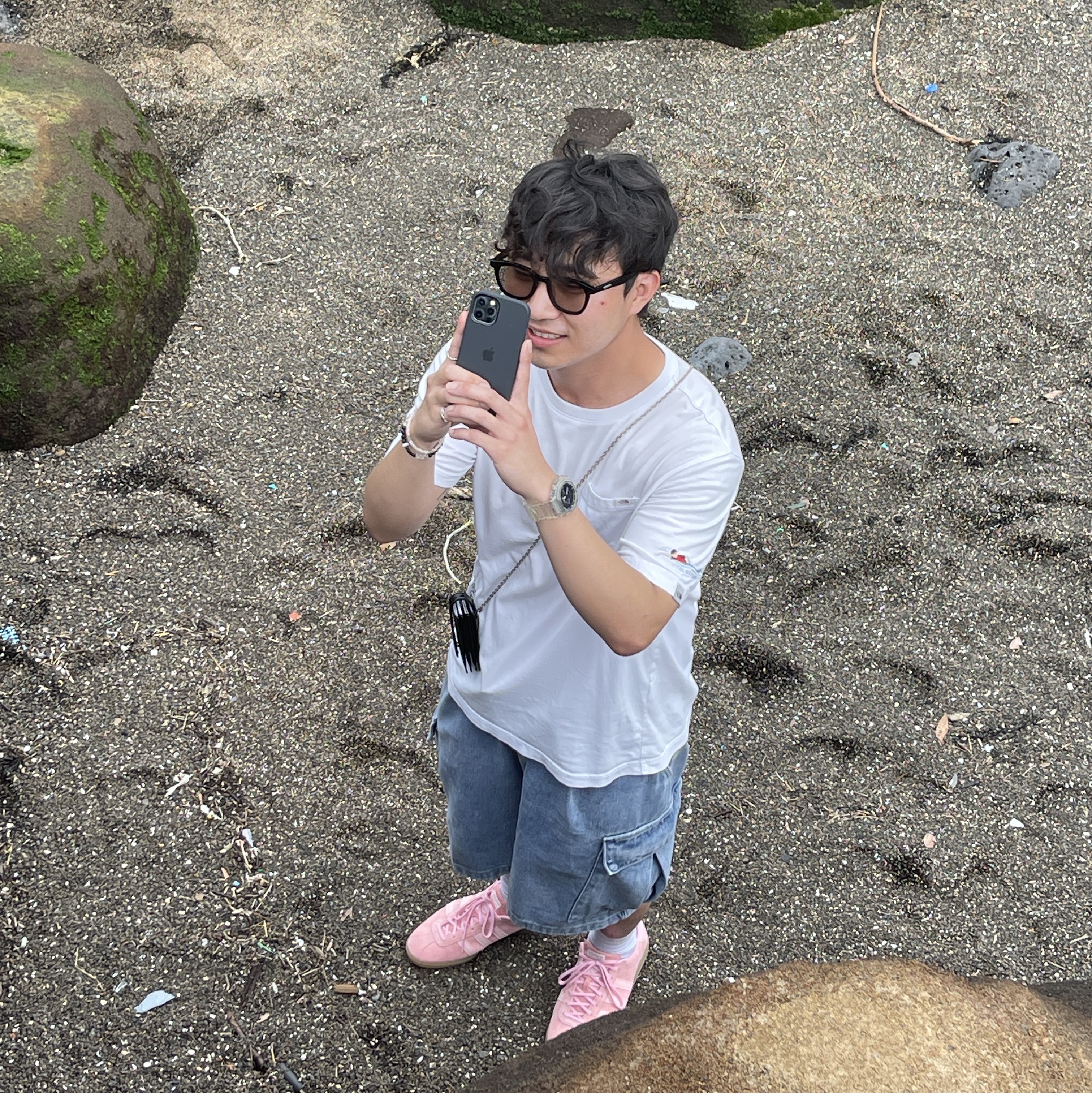 Adidas Bermuda Glow Pink, Casio G-Shock GA-2100SKE-7A 착용 스타일