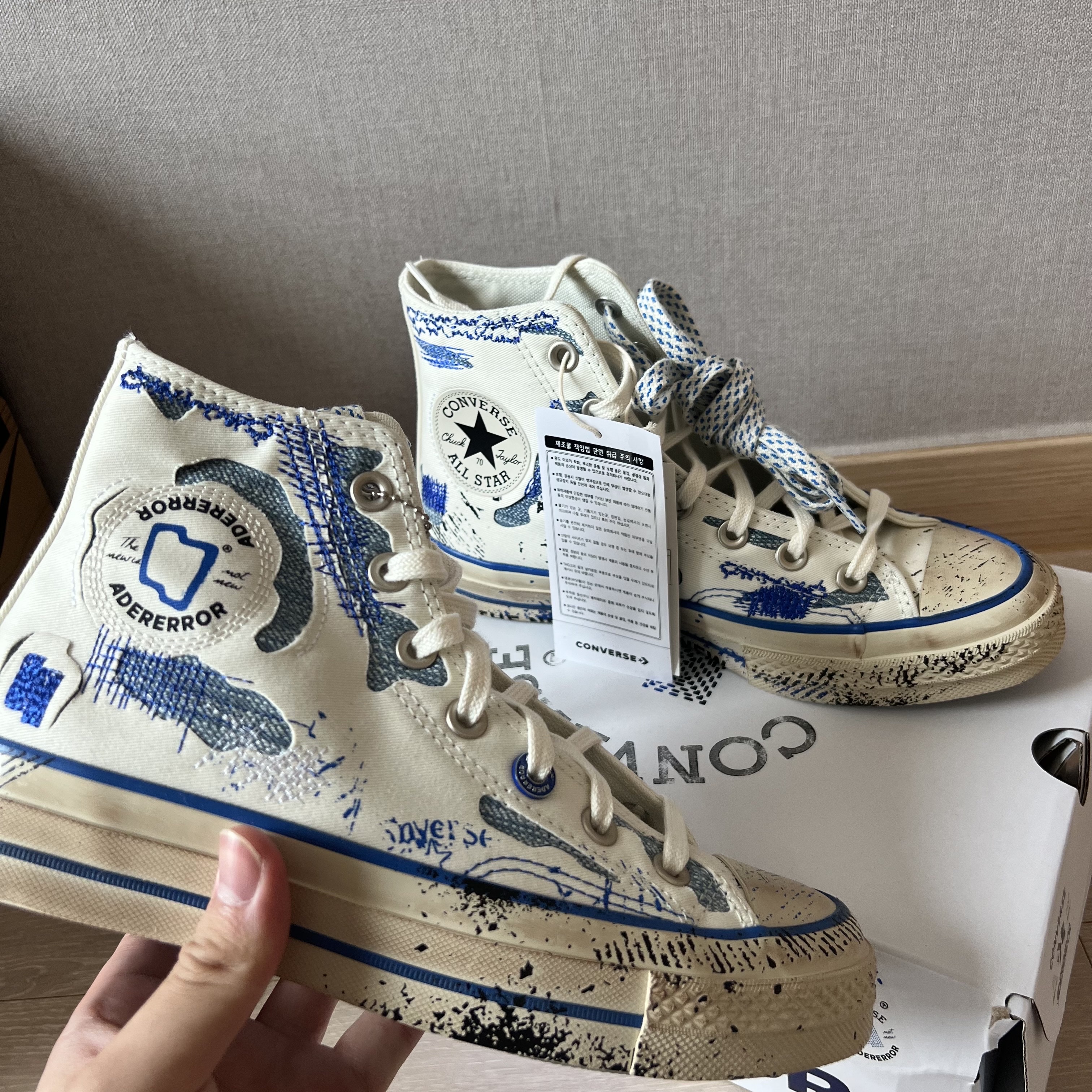 Converse x Ader Error Chuck 70 High White 착용 스타일 - 1