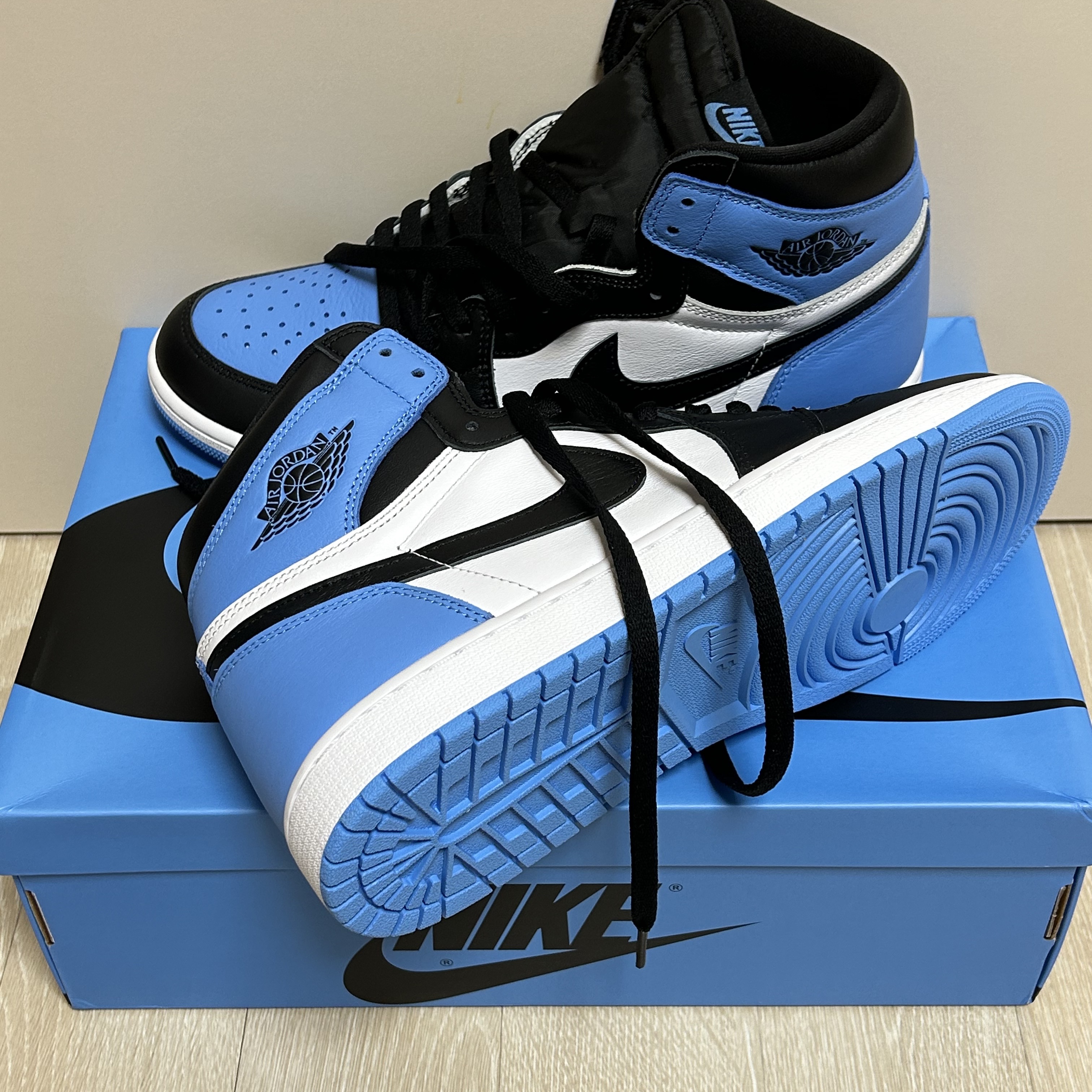 Jordan 1 Retro High OG University Blue 착용 스타일
