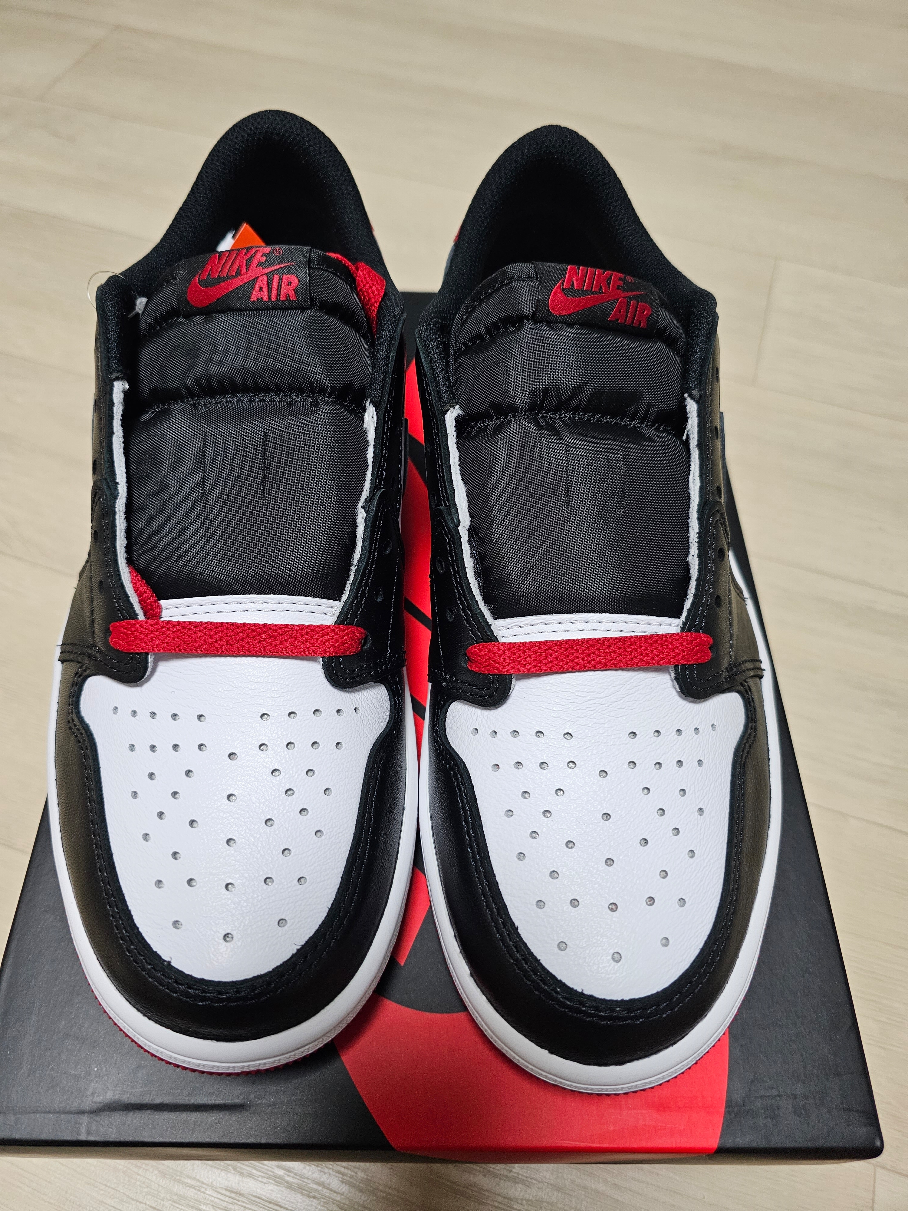 Jordan 1 Retro Low OG Black Toe 착용 스타일 - 3
