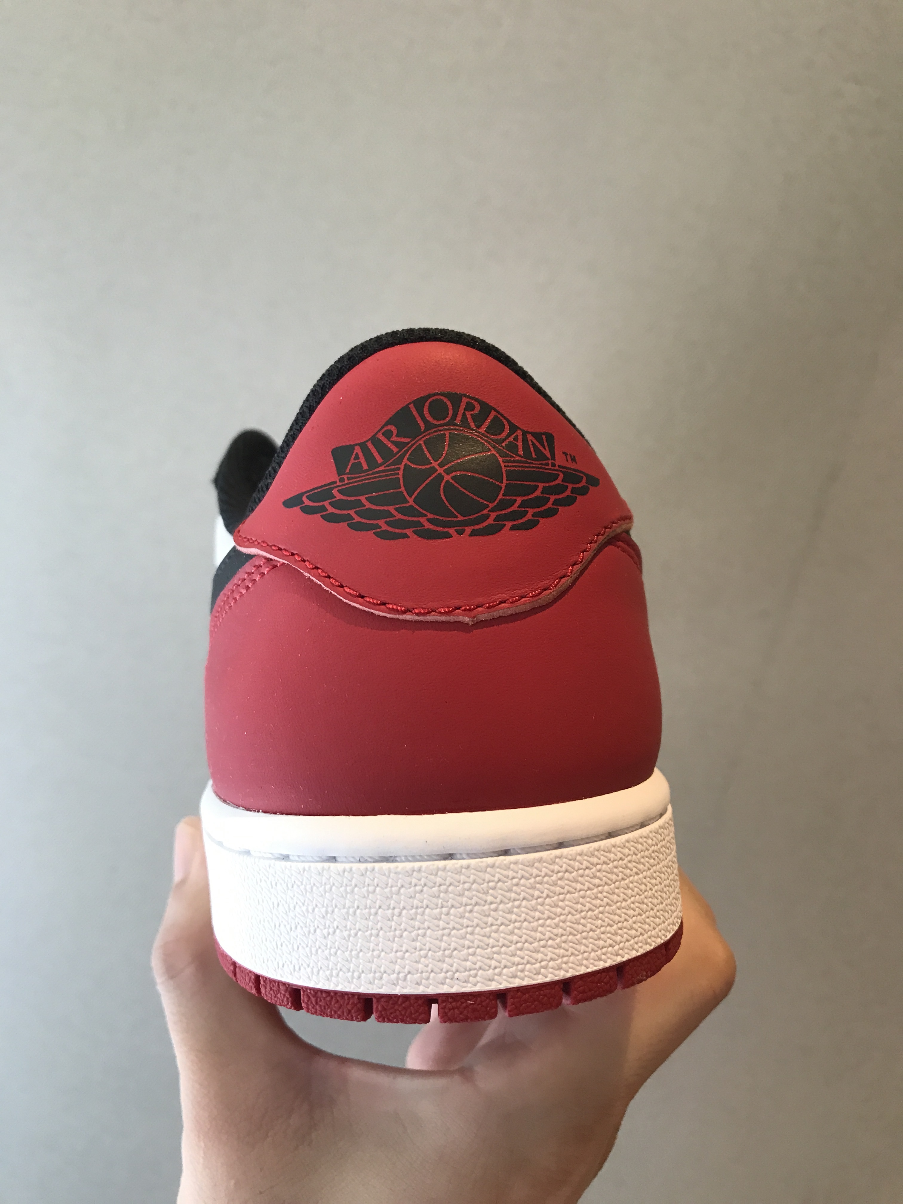 Jordan 1 Retro Low OG Black Toe 착용 스타일 - 2