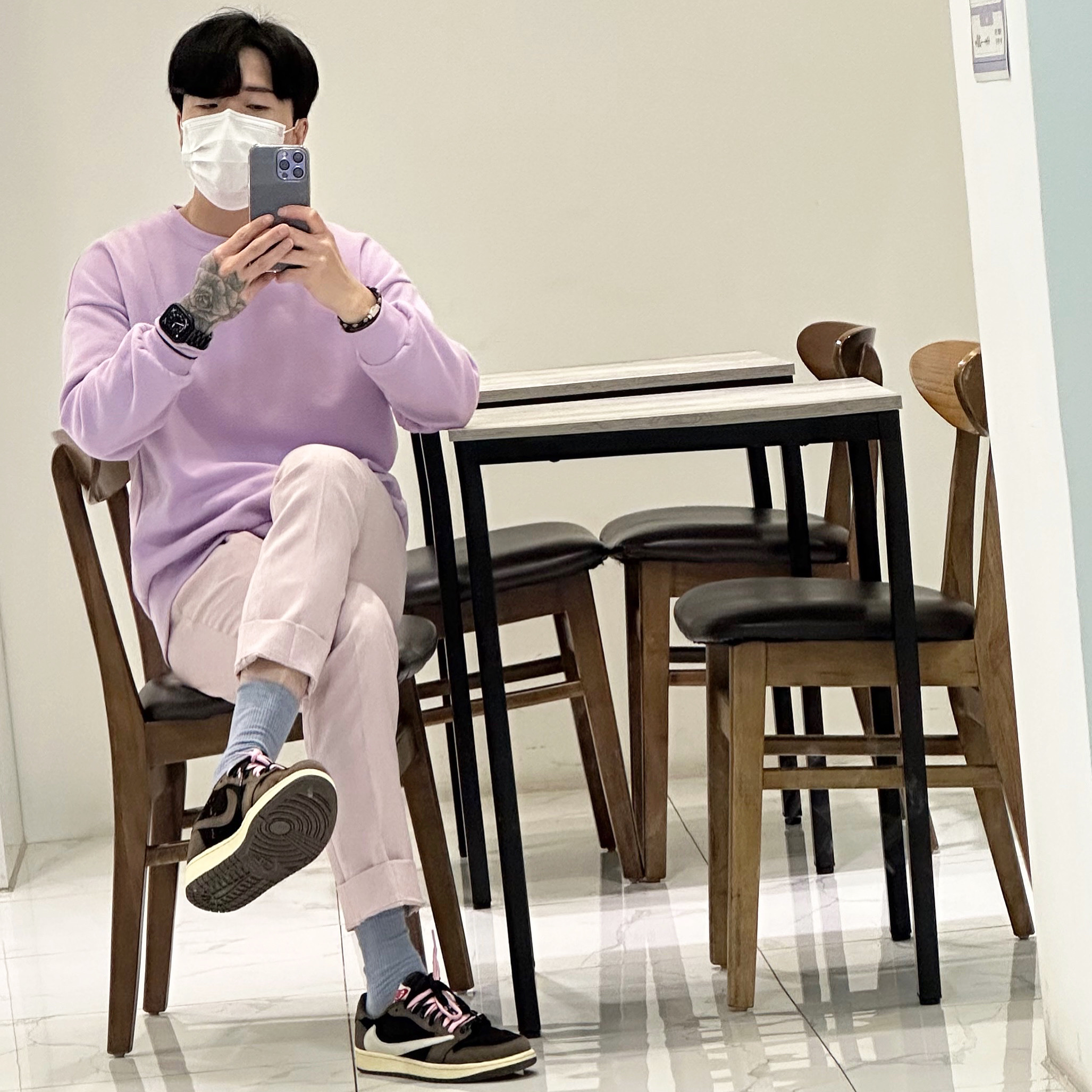 Jordan 1 x Travis Scott Retro Low OG SP Mocha 착용 스타일