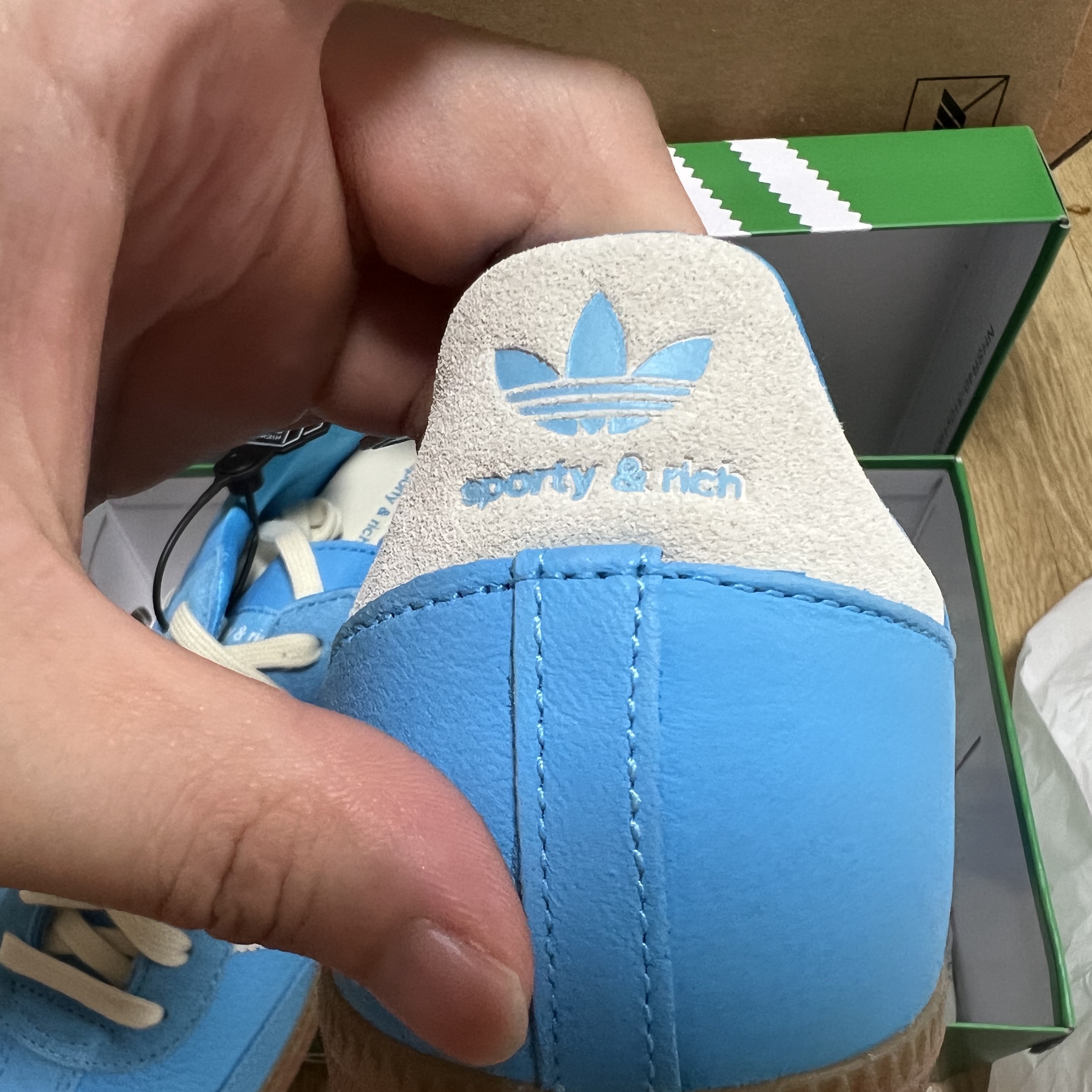 Adidas x Sporty & Rich Samba Blue Rush Cream White 착용 스타일 - 3