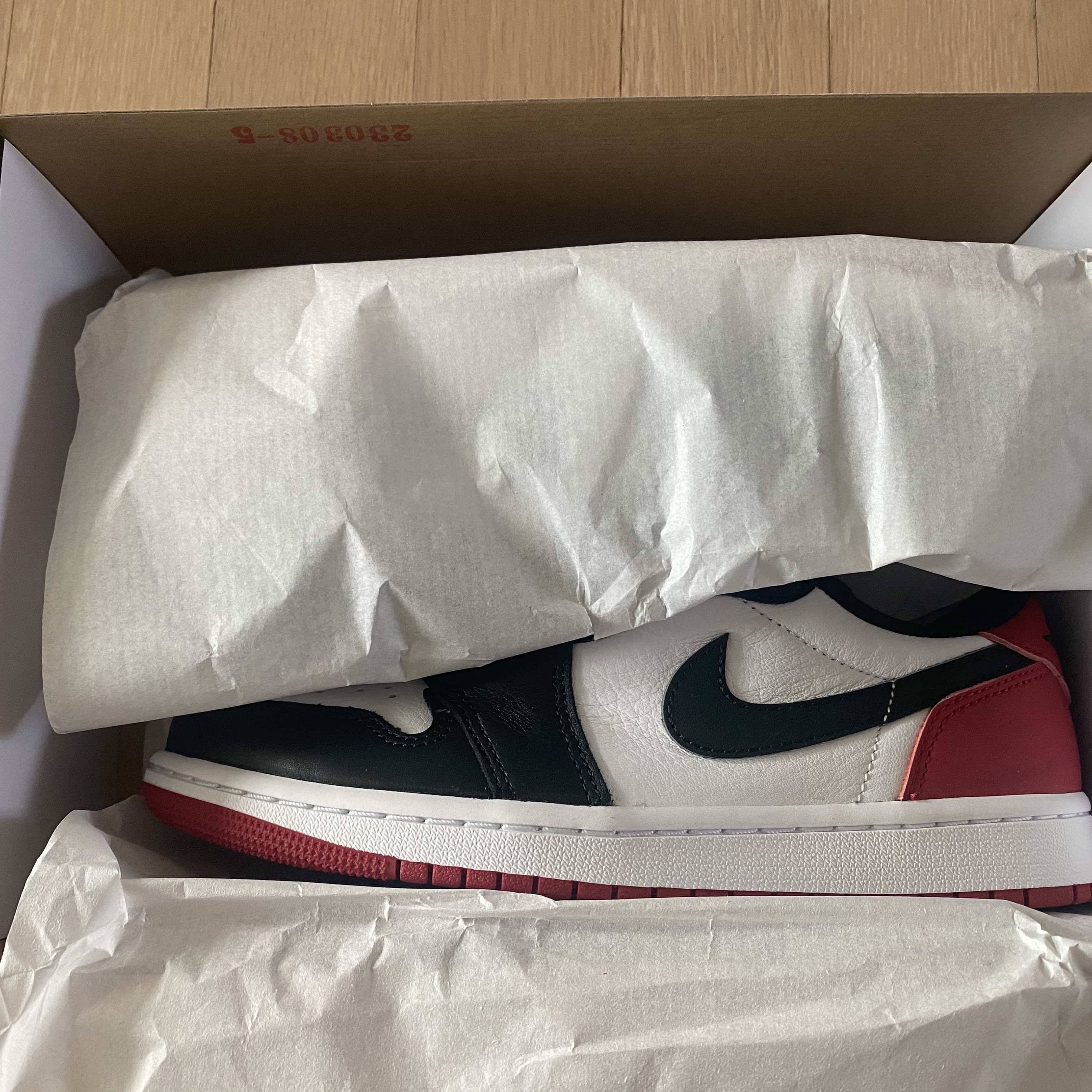 Jordan 1 Retro Low OG Black Toe 착용 스타일 - 1