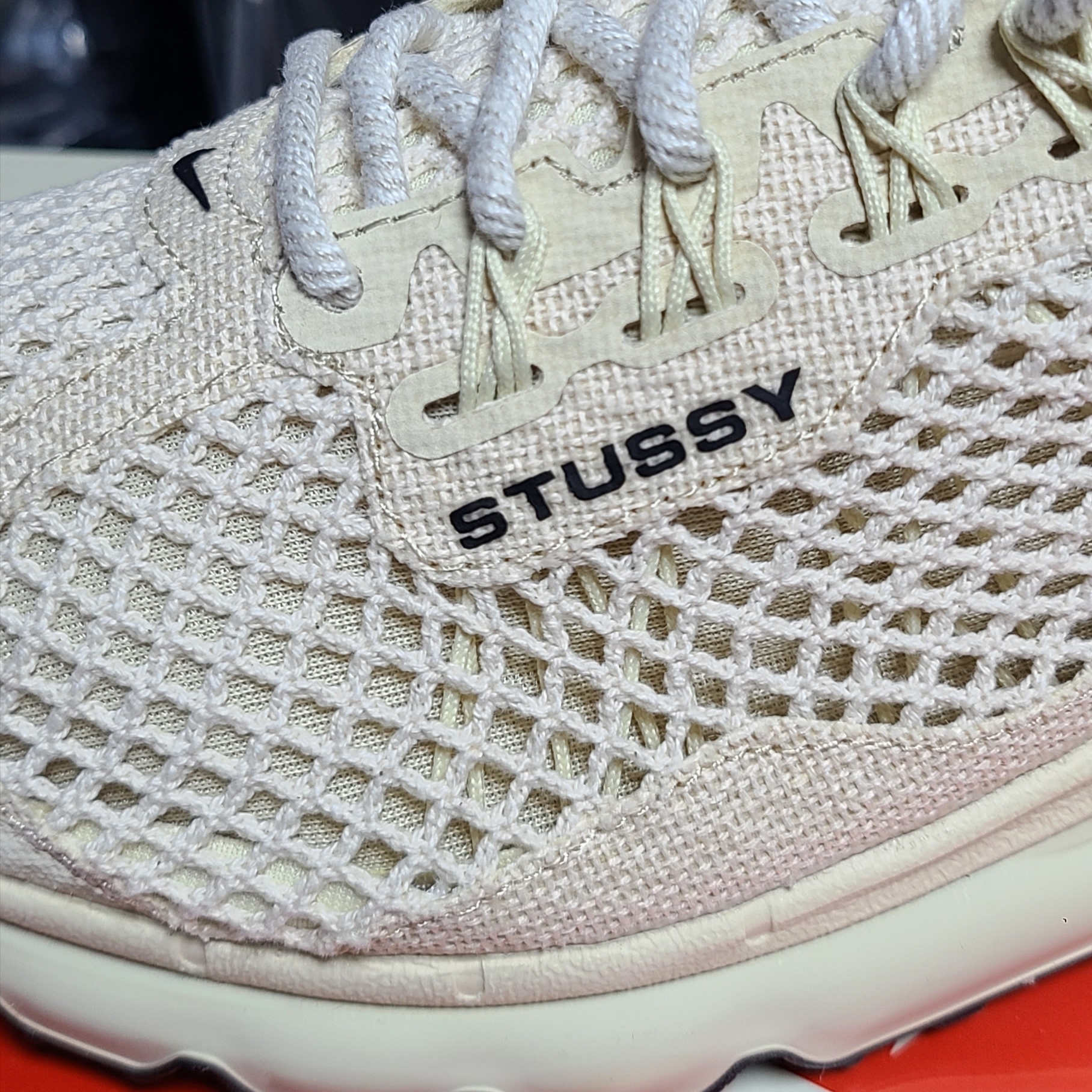 Nike x Stussy Air Max 2013 Fossil 착용 스타일 - 1