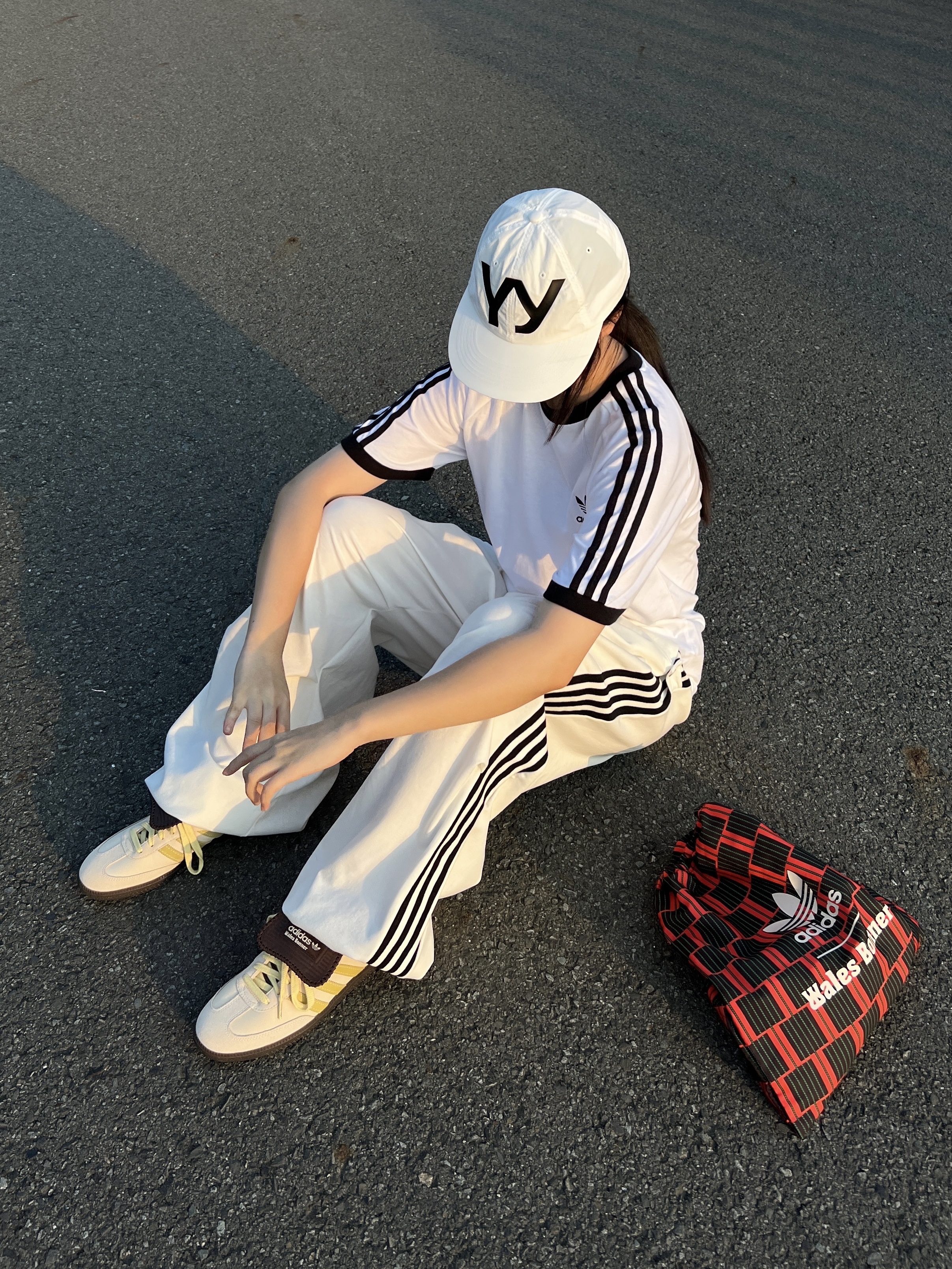 Adidas x Wales Bonner Samba Brown Ecru Tint 착용 스타일 - 2