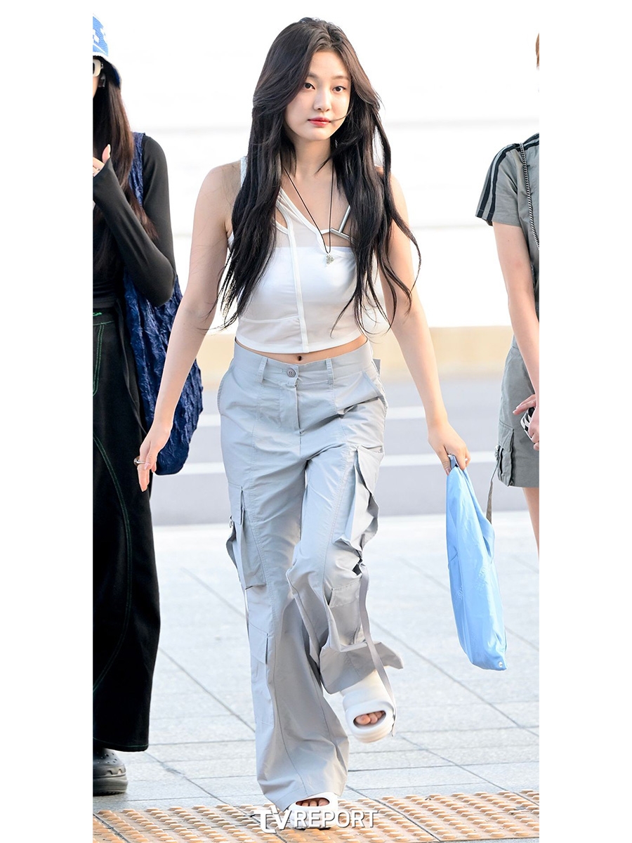 MM6 Maison Margiela Japanese Bag Light Blue 착용 스타일