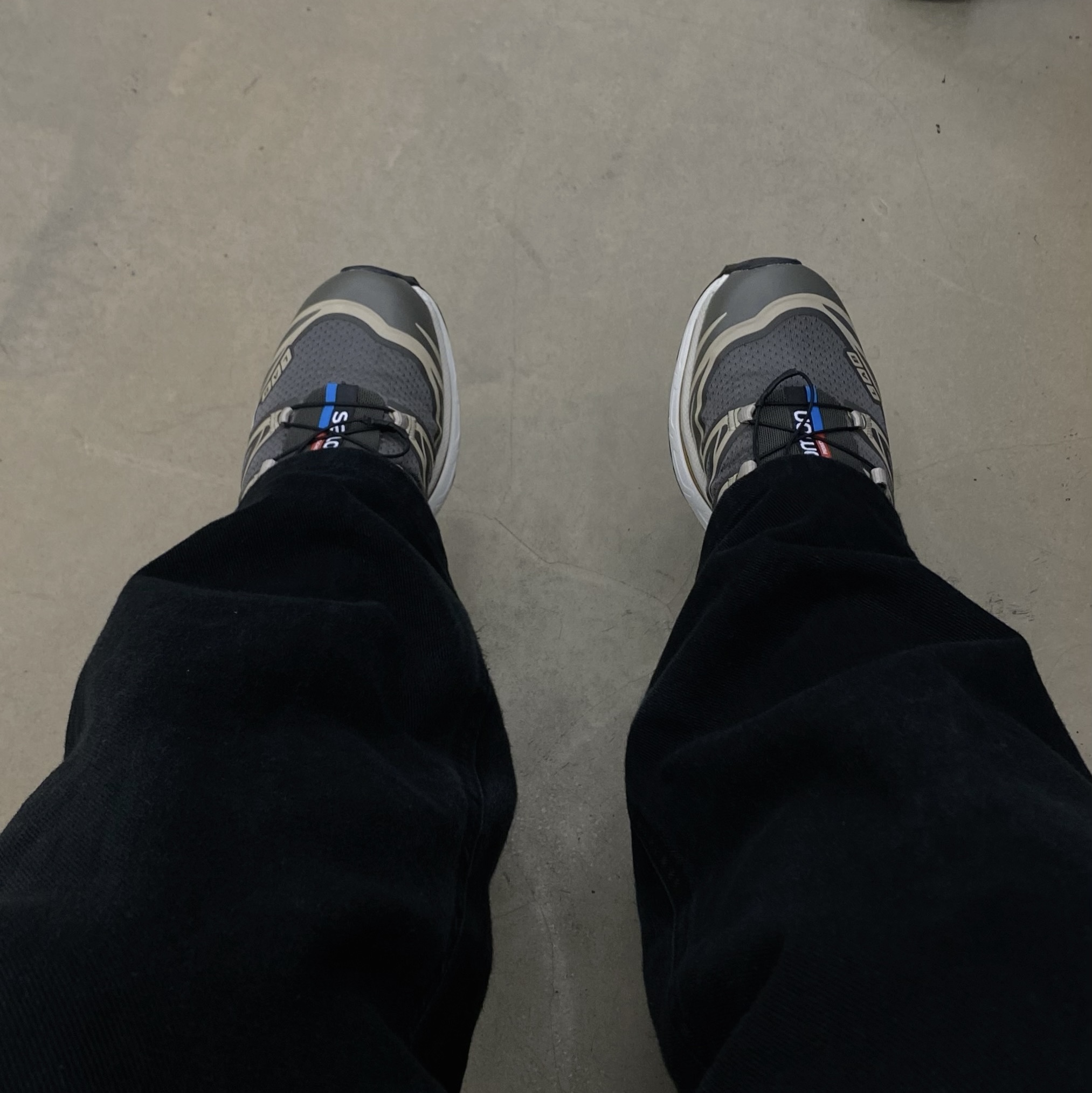 Salomon XT-6 Beluga Pewter 착용 스타일