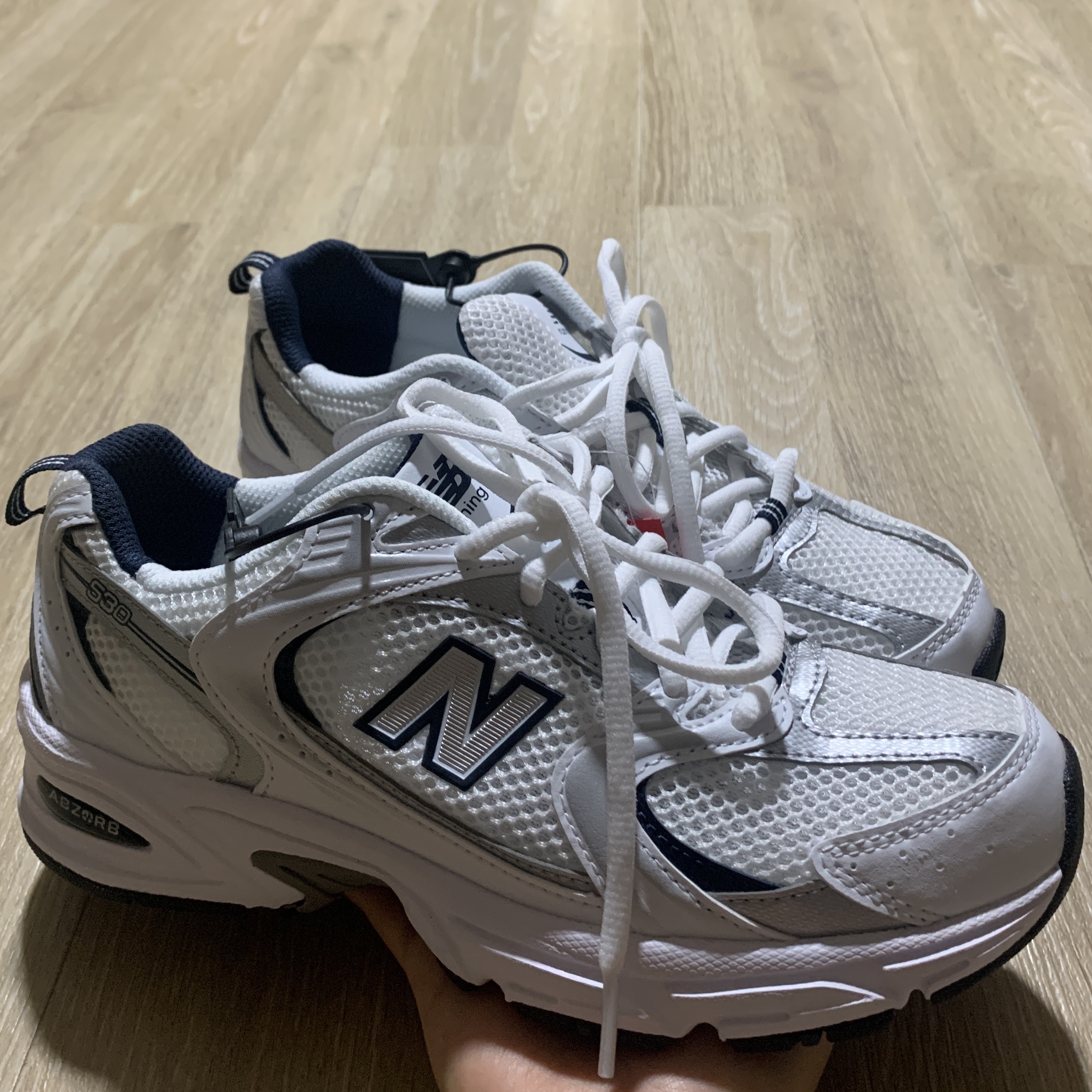 New Balance 530 White 착용 스타일