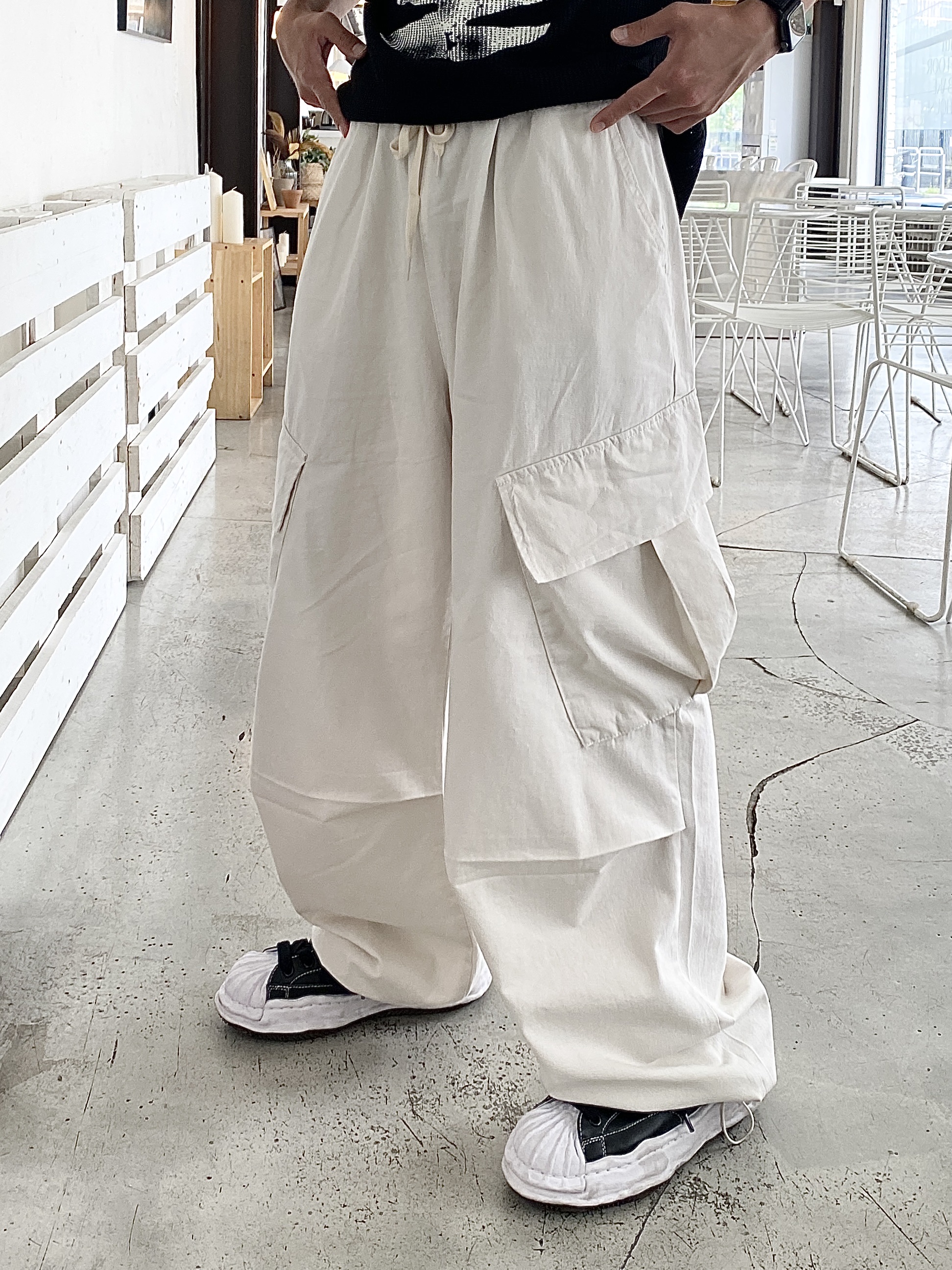 Maison Mihara Yasuhiro Blakey OG Sole Leather Low-top Sneakers Black, Our Legacy Ladon Leather Keychain Black 착용 스타일 - 5