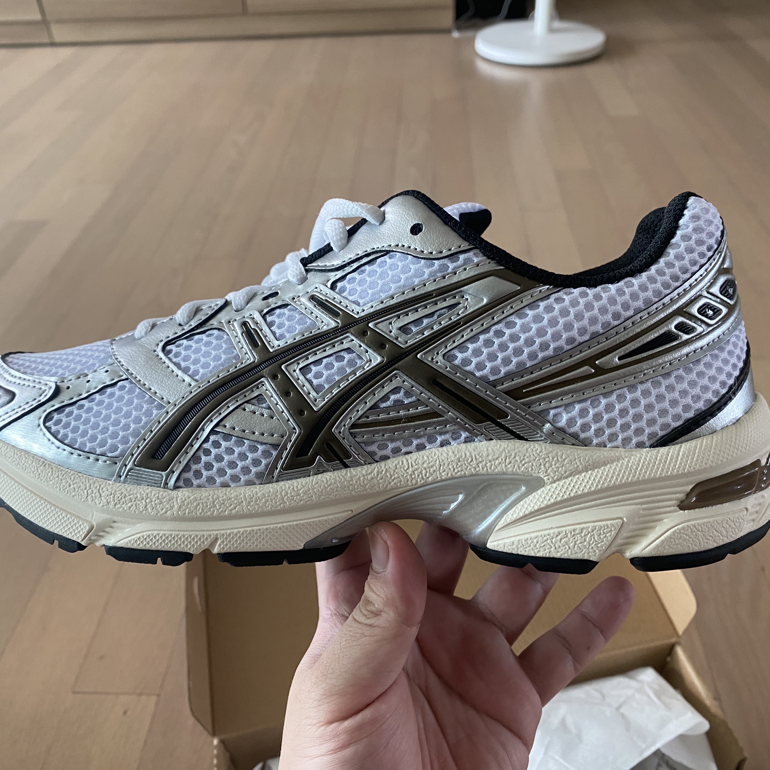 Asics Gel-1130 White Clay Canyon 착용 스타일 - 1