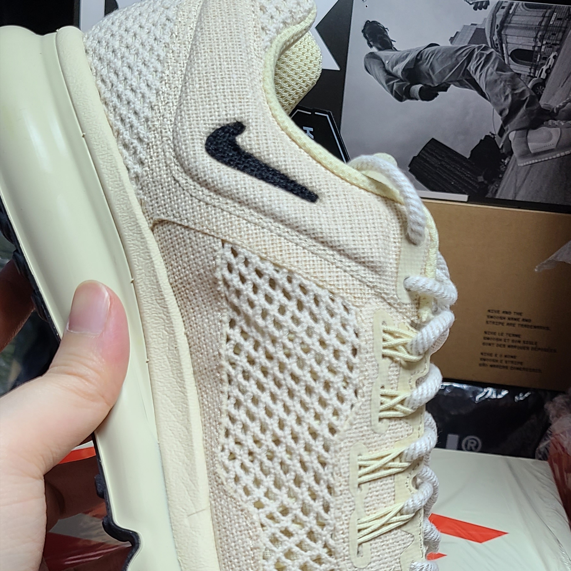 Nike x Stussy Air Max 2013 Fossil 착용 스타일 - 1