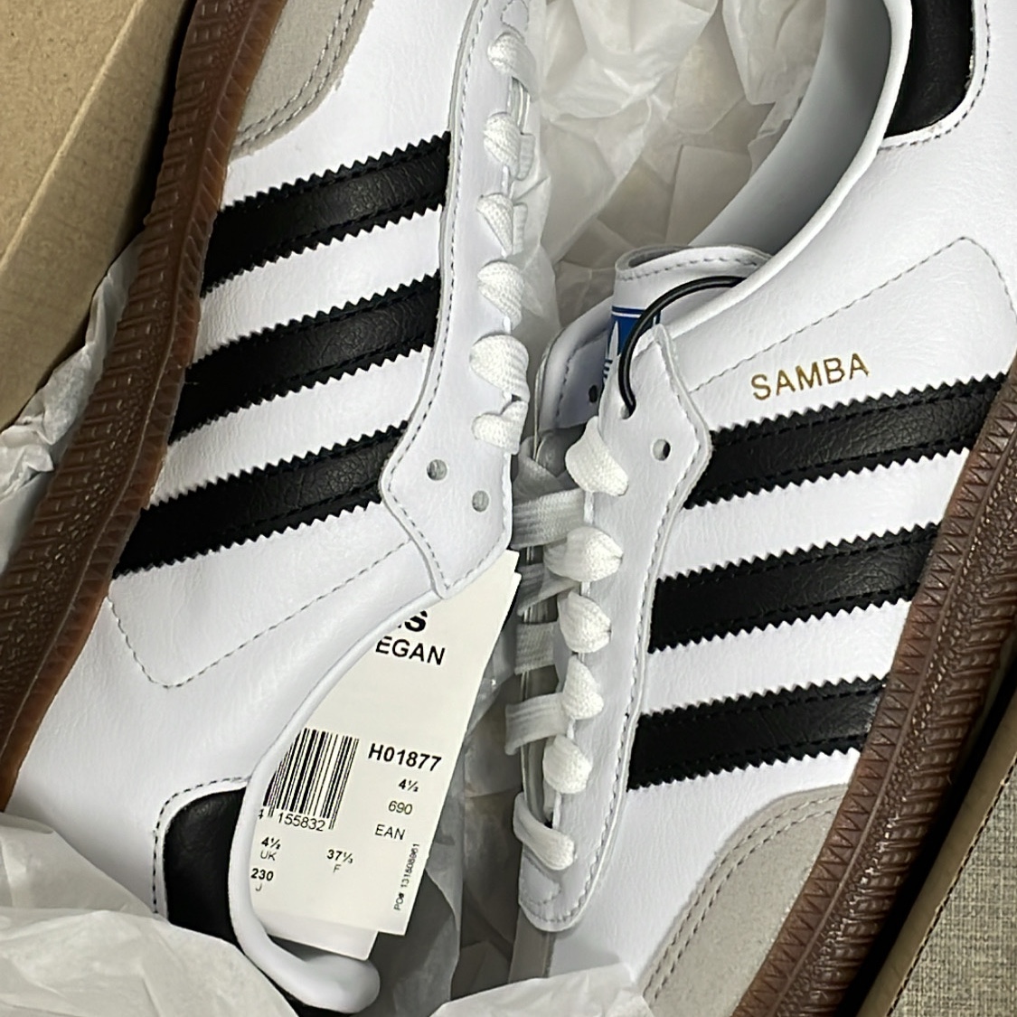 Adidas Samba Vegan White Black 착용 스타일