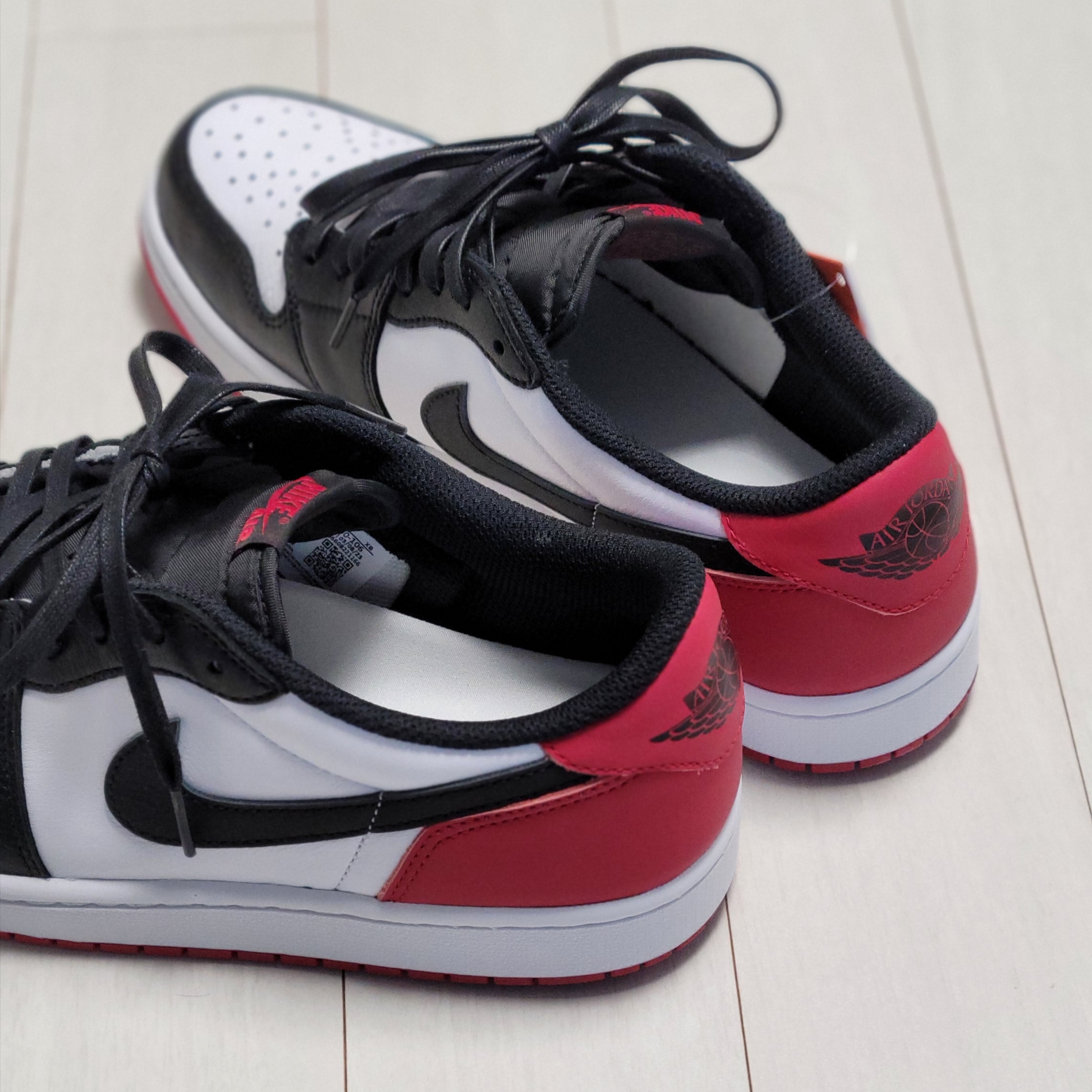 Jordan 1 Retro Low OG Black Toe 착용 스타일 - 2