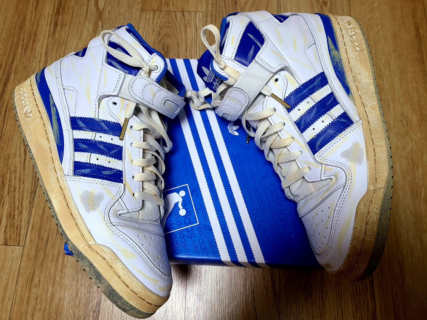 Adidas Forum 84 High AEC Blue 착용 스타일 - 2