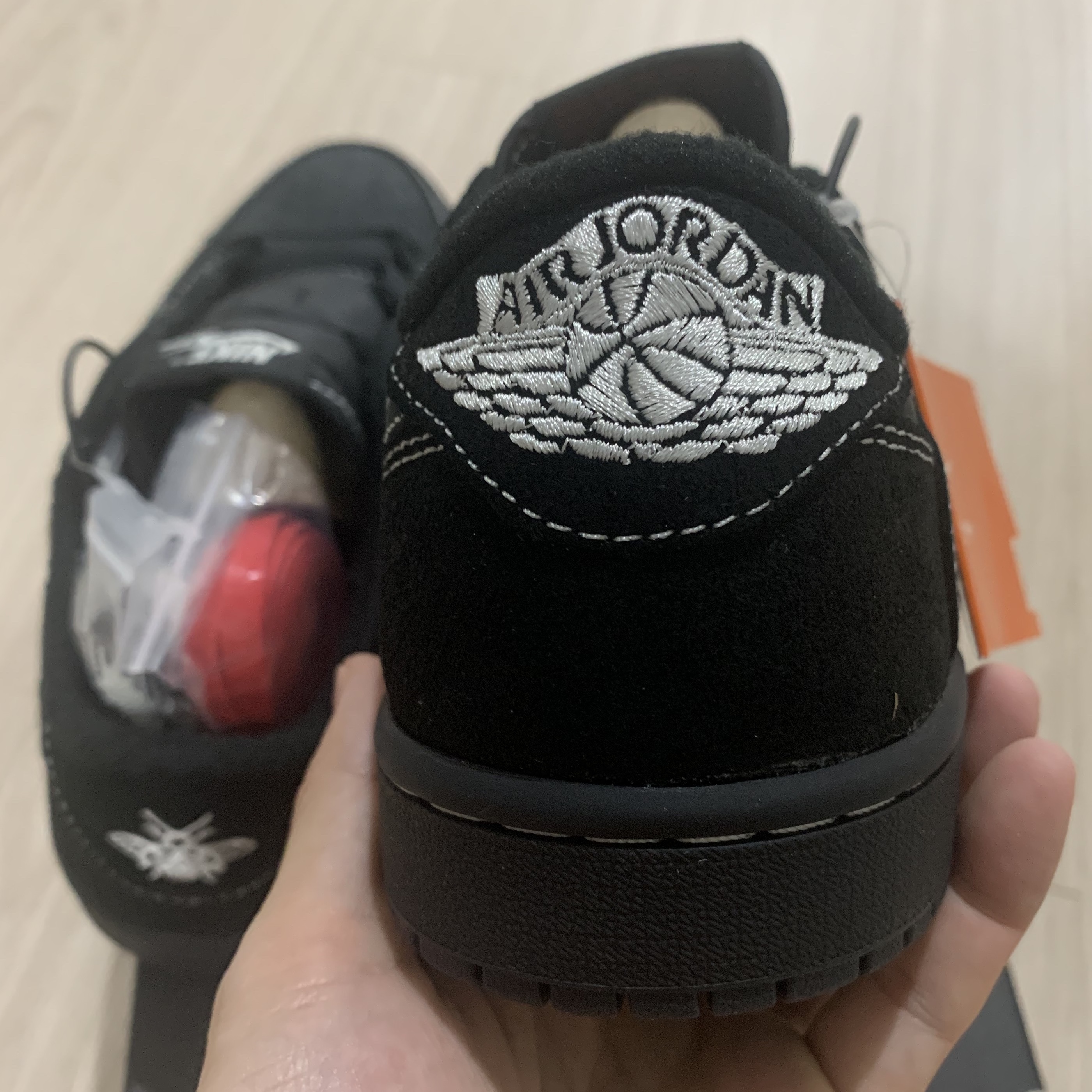 Jordan 1 x Travis Scott Retro Low OG SP Black Phantom 착용 스타일 - 5