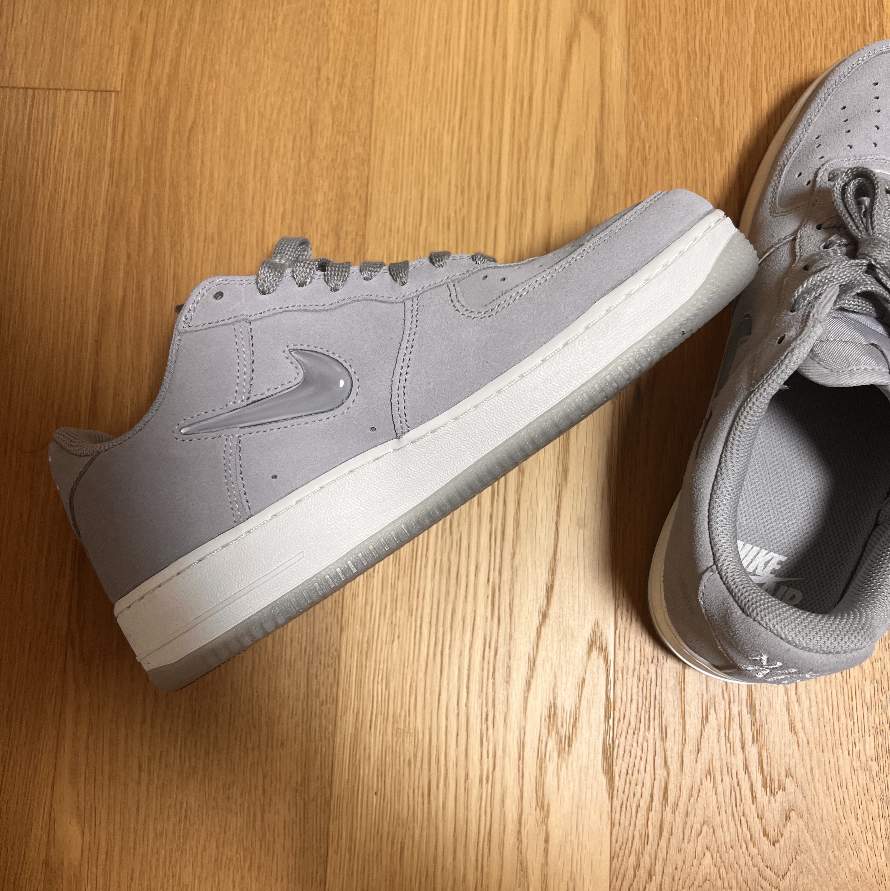 Nike Air Force 1 Low Retro Color of the Month Light Smoke Grey 착용 스타일