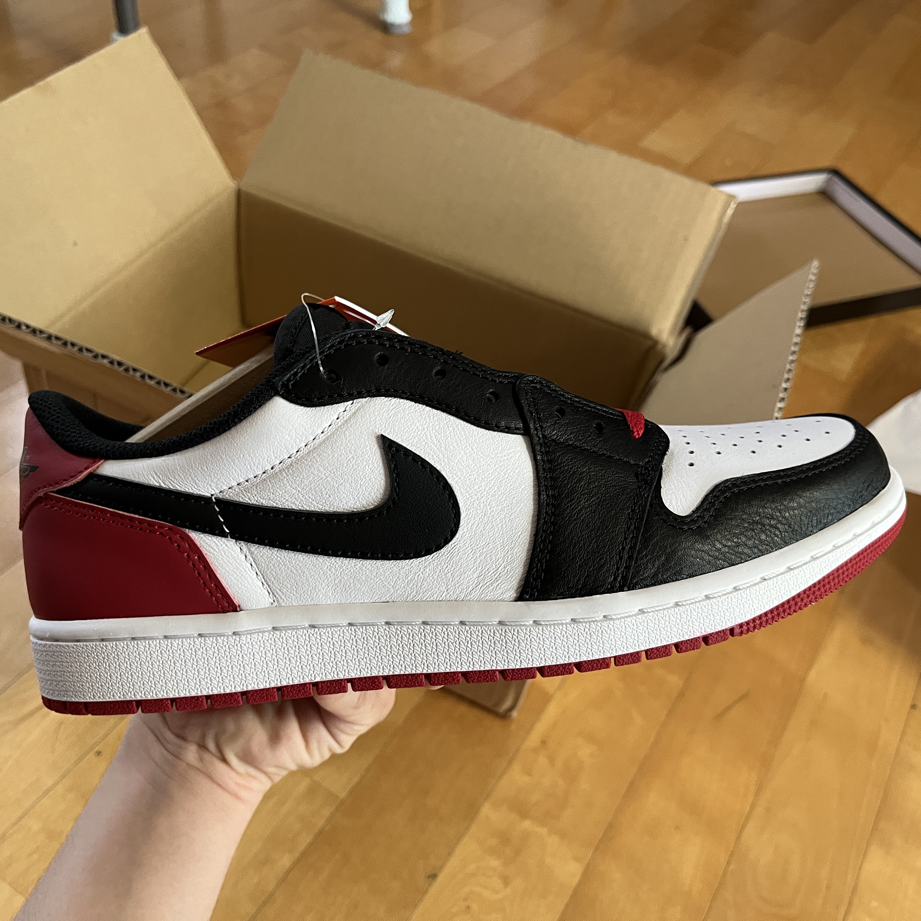 Jordan 1 Retro Low OG Black Toe 착용 스타일 - 1