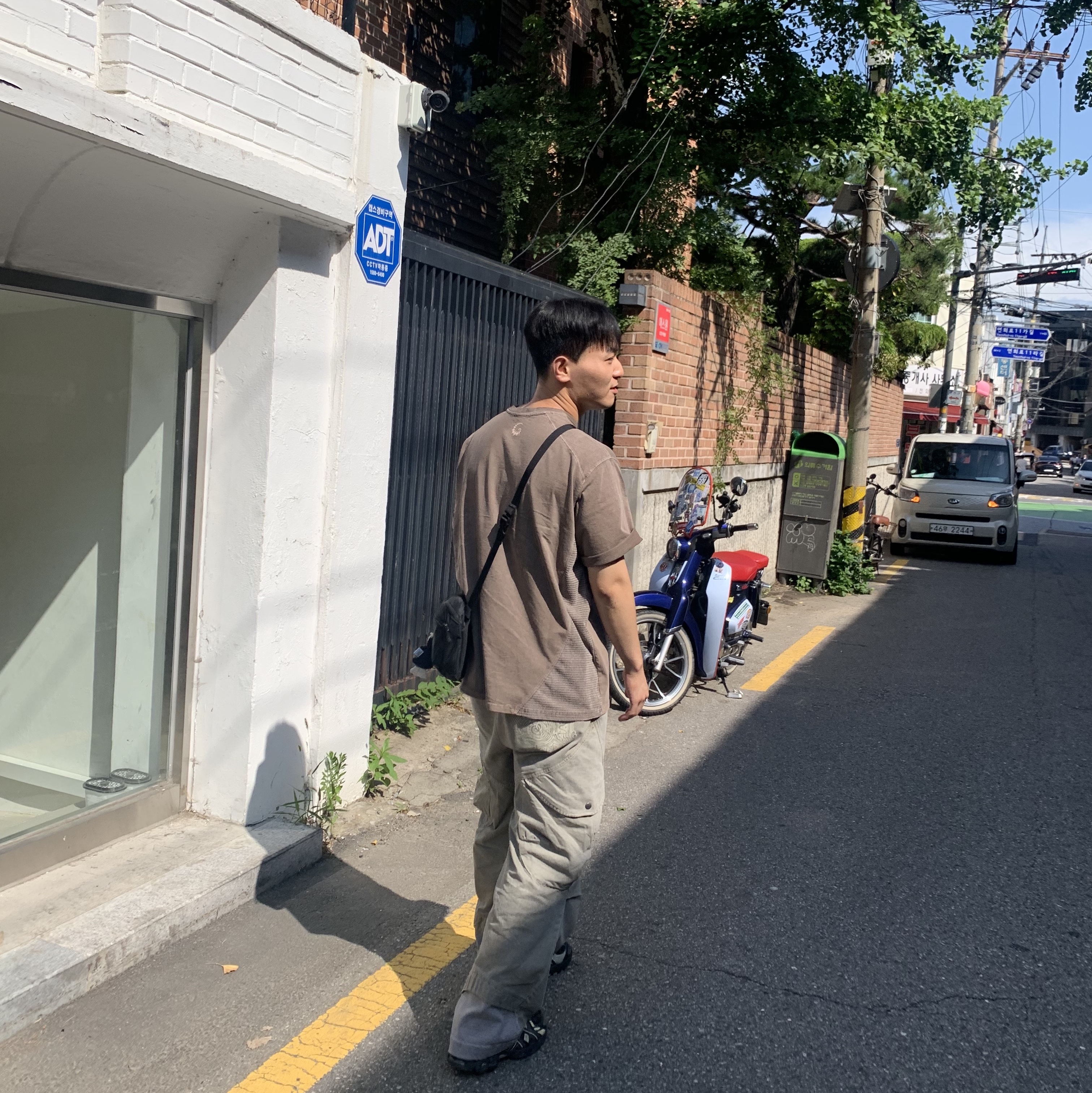 Ignota Core:5 Washed Cargo Pants Sand 착용 스타일