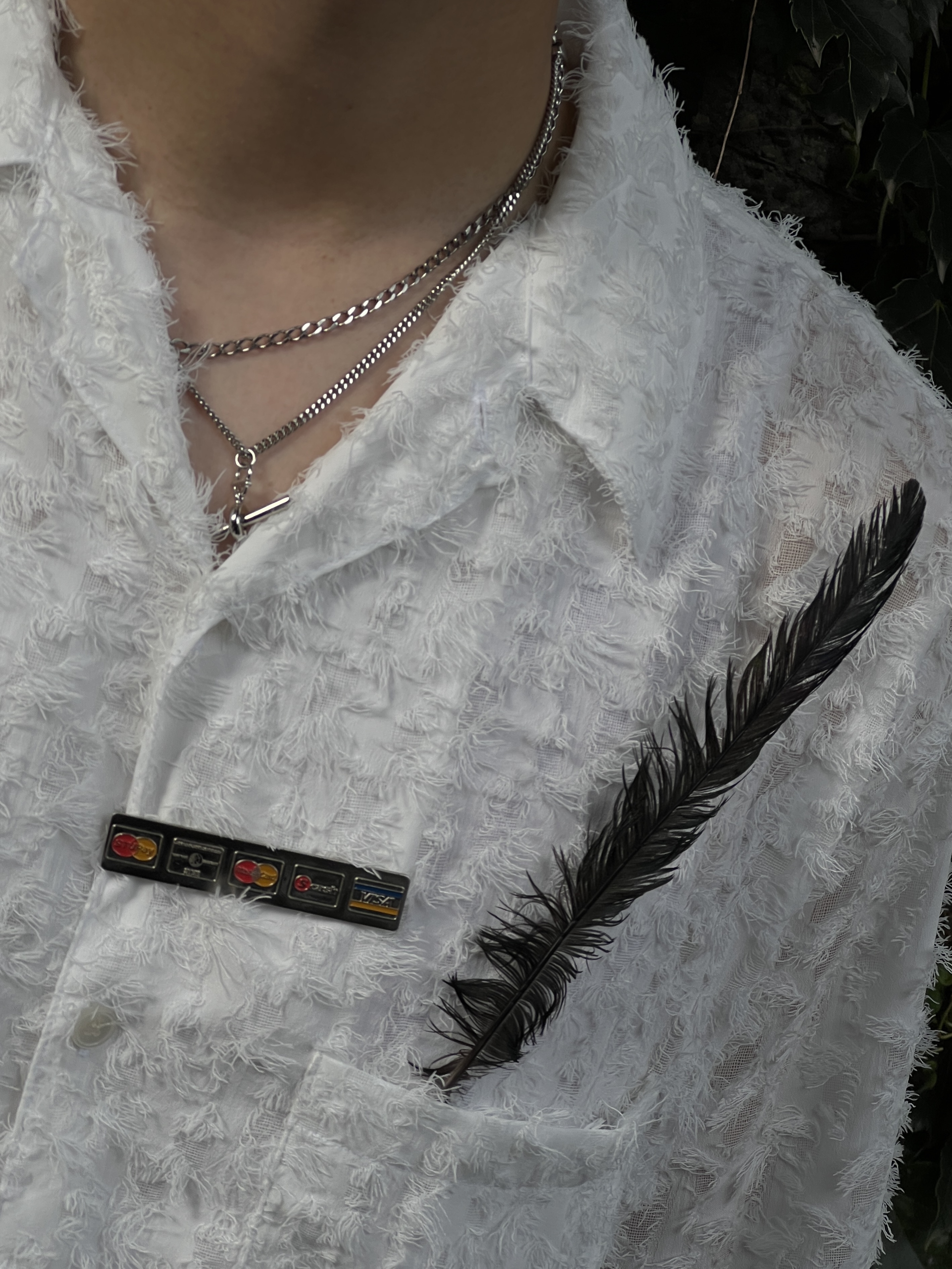 [KREAM 단독] STU Metal Logo Pin Clip 착용 스타일 - 2