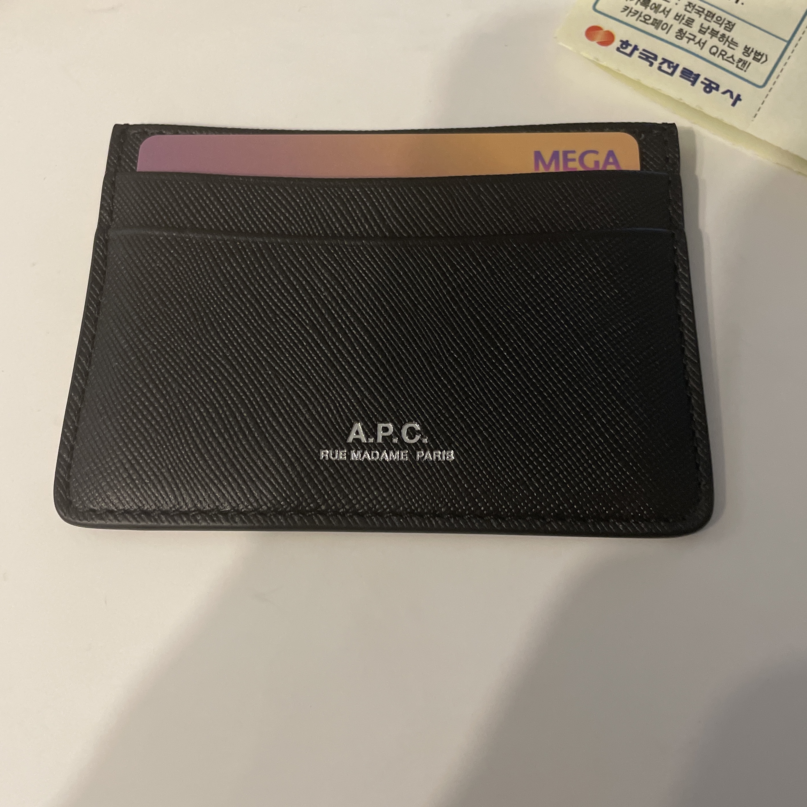 A.P.C. Andre Card Holder Black 착용 스타일