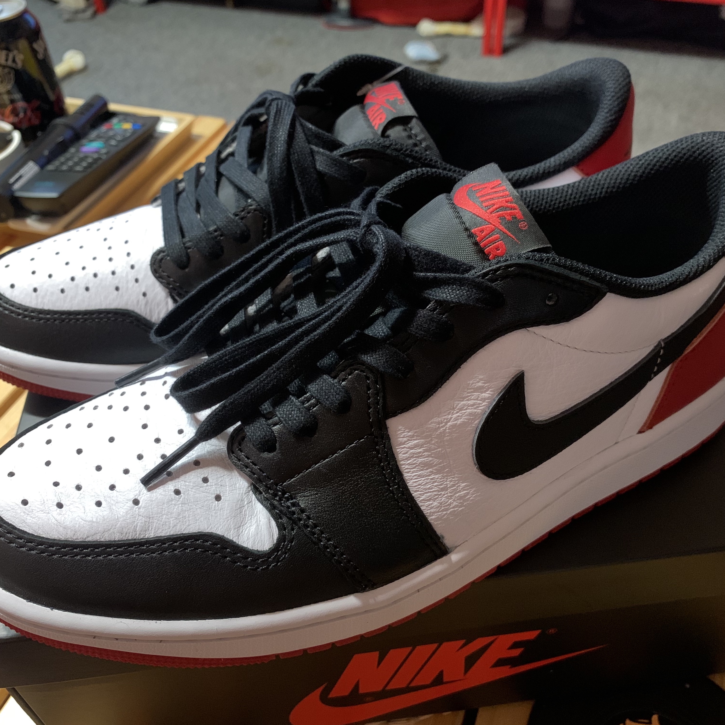 Jordan 1 Retro Low OG Black Toe 착용 스타일 - 2