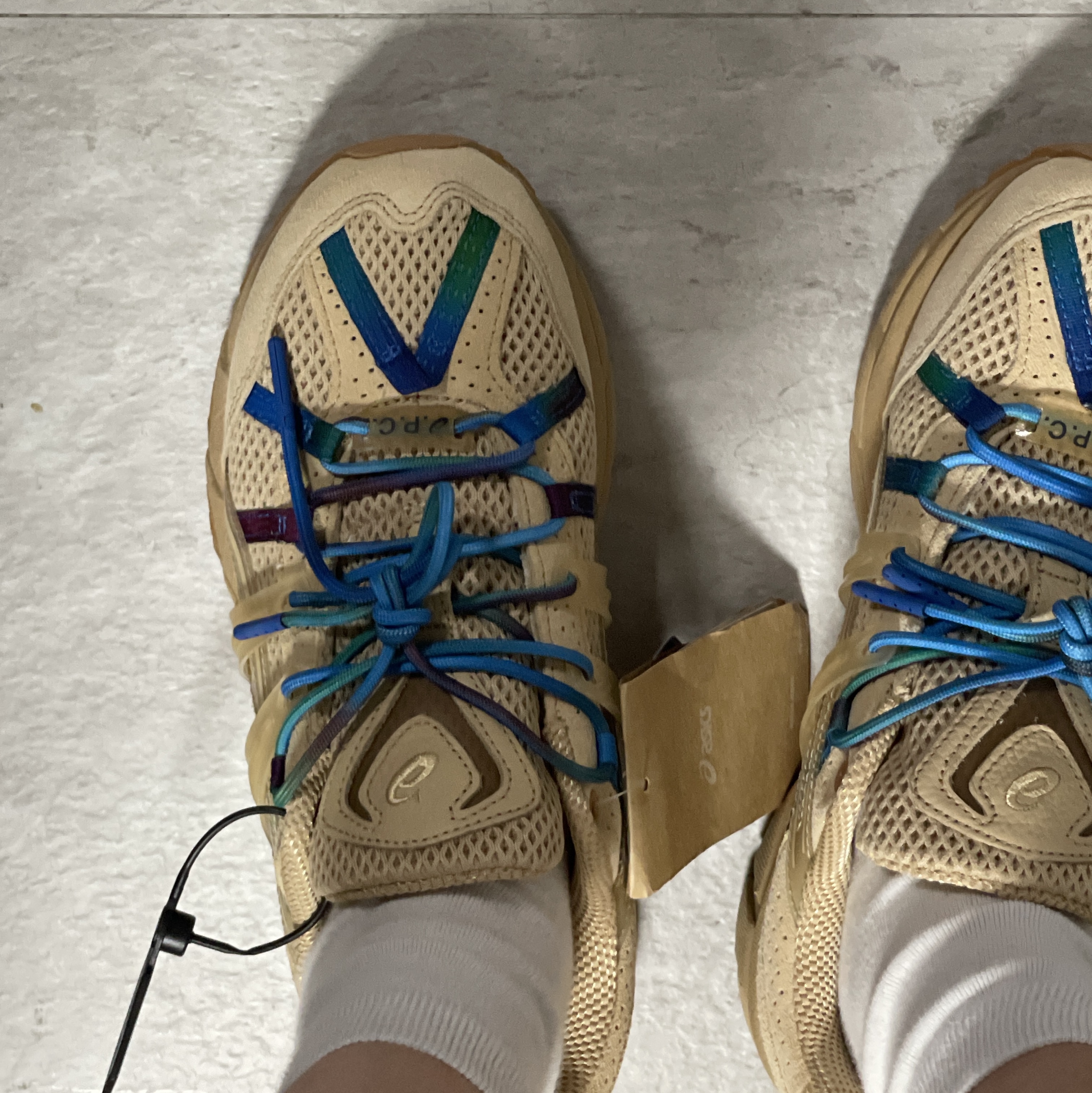 Asics x A.P.C. Gel-Sonoma 15-50 Beige 착용 스타일