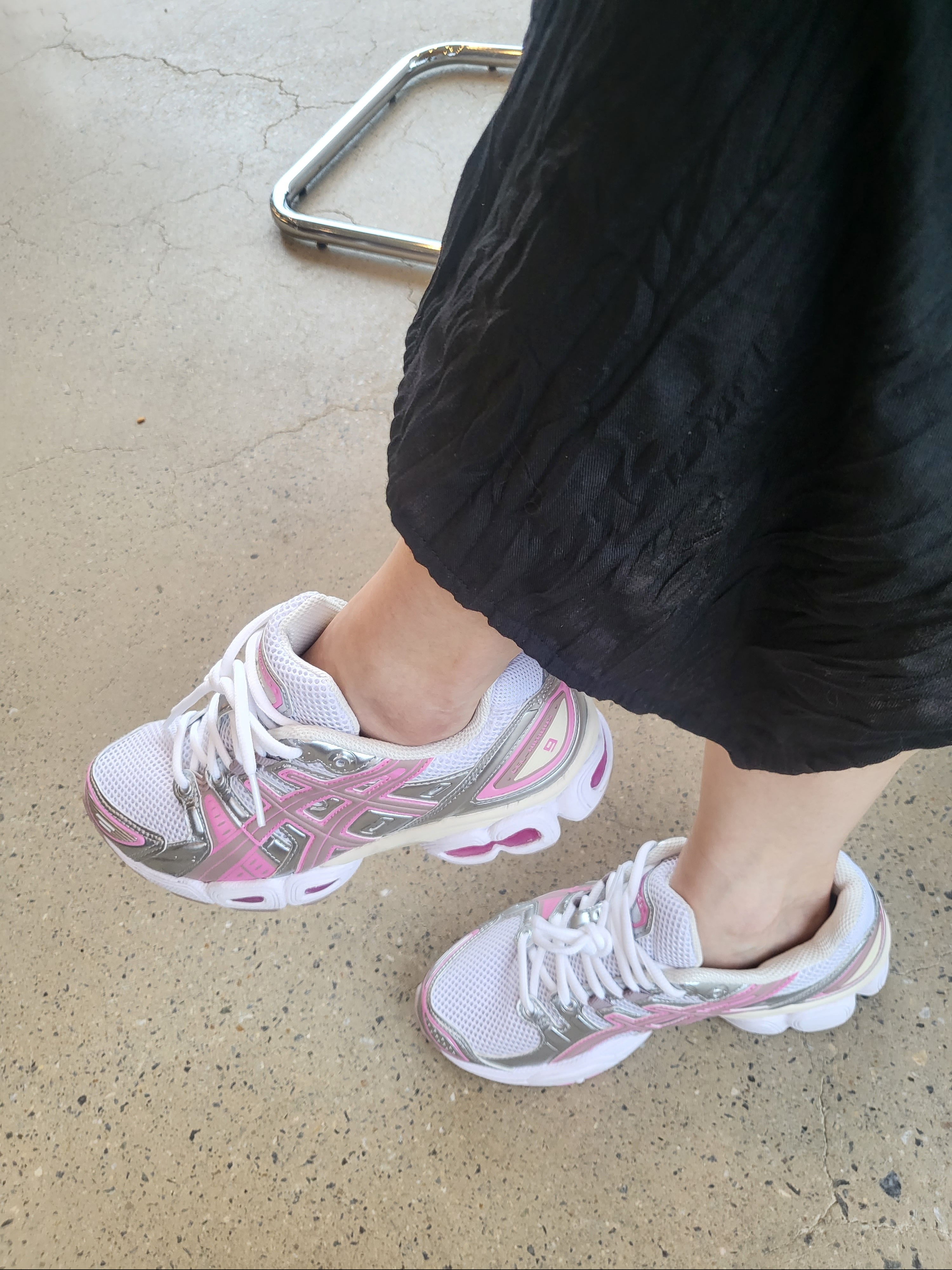(W) Asics Gel-Nimbus 9 White Pure Silver, Gentle Monster x Maison Margiela MM004 Grey Black 착용 스타일 - 4