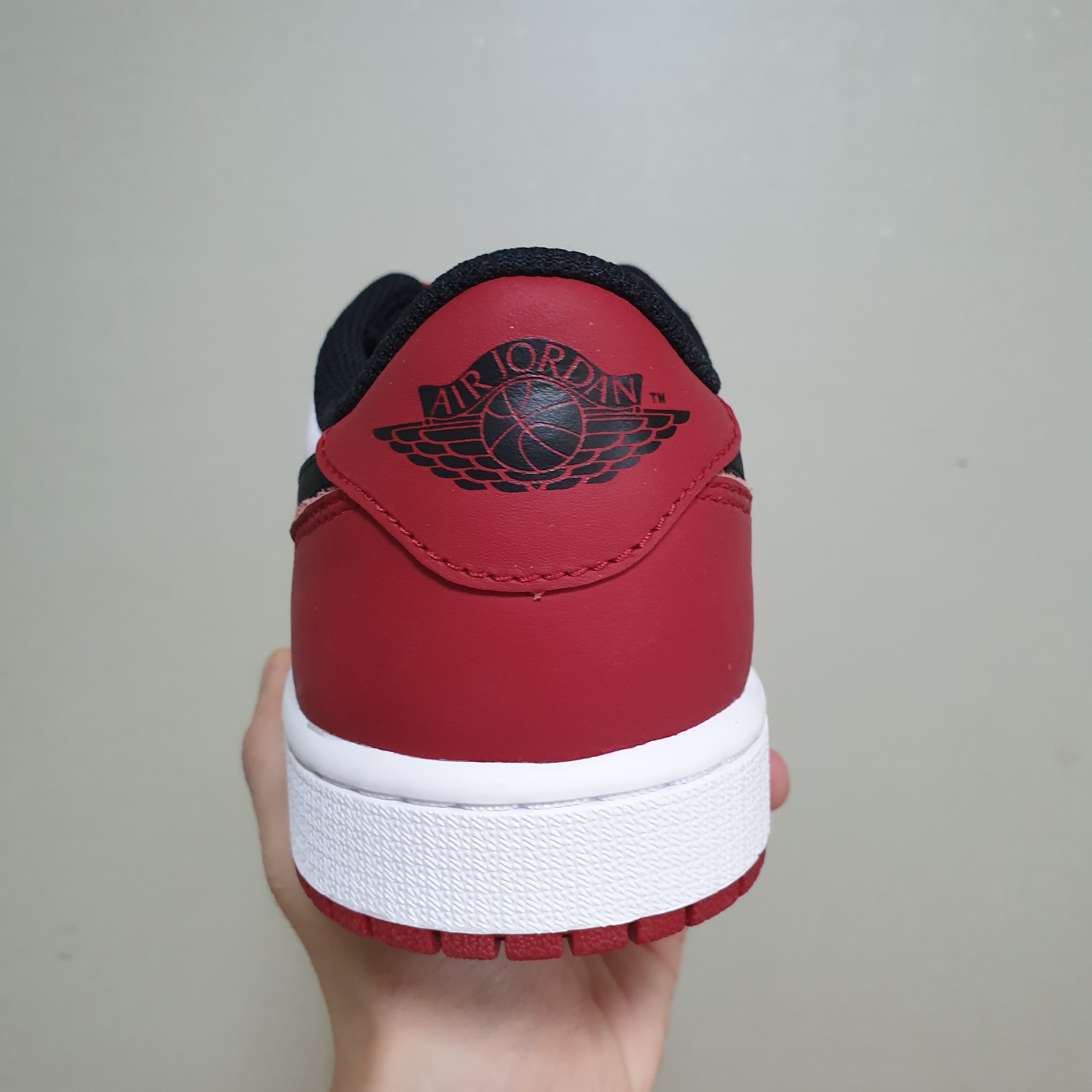 Jordan 1 Retro Low OG Black Toe 착용 스타일 - 4